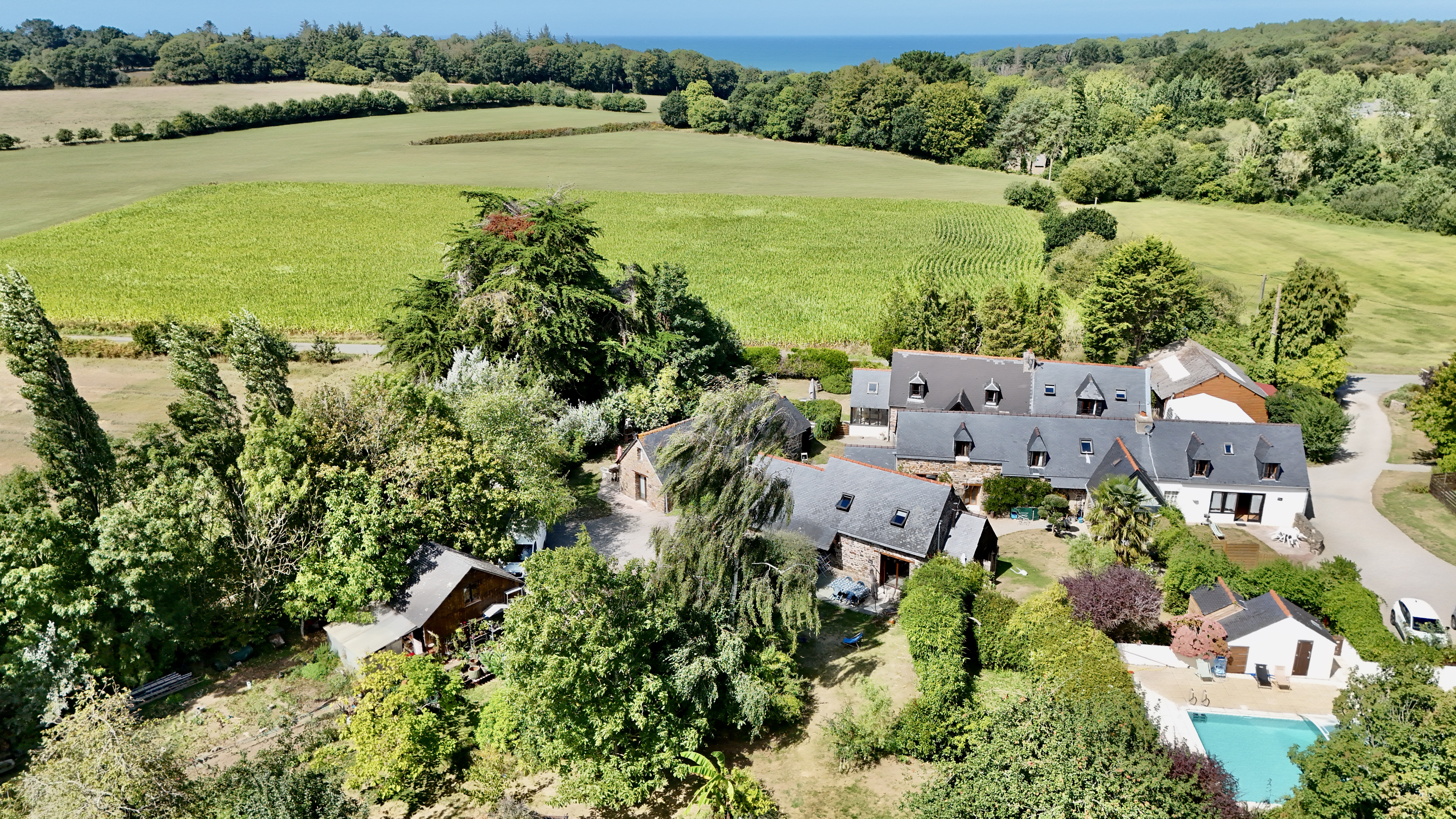 Propriété en France à vendre à Plestin-les-Grèves, Côtes-d'Armor - €760 000 - photo 