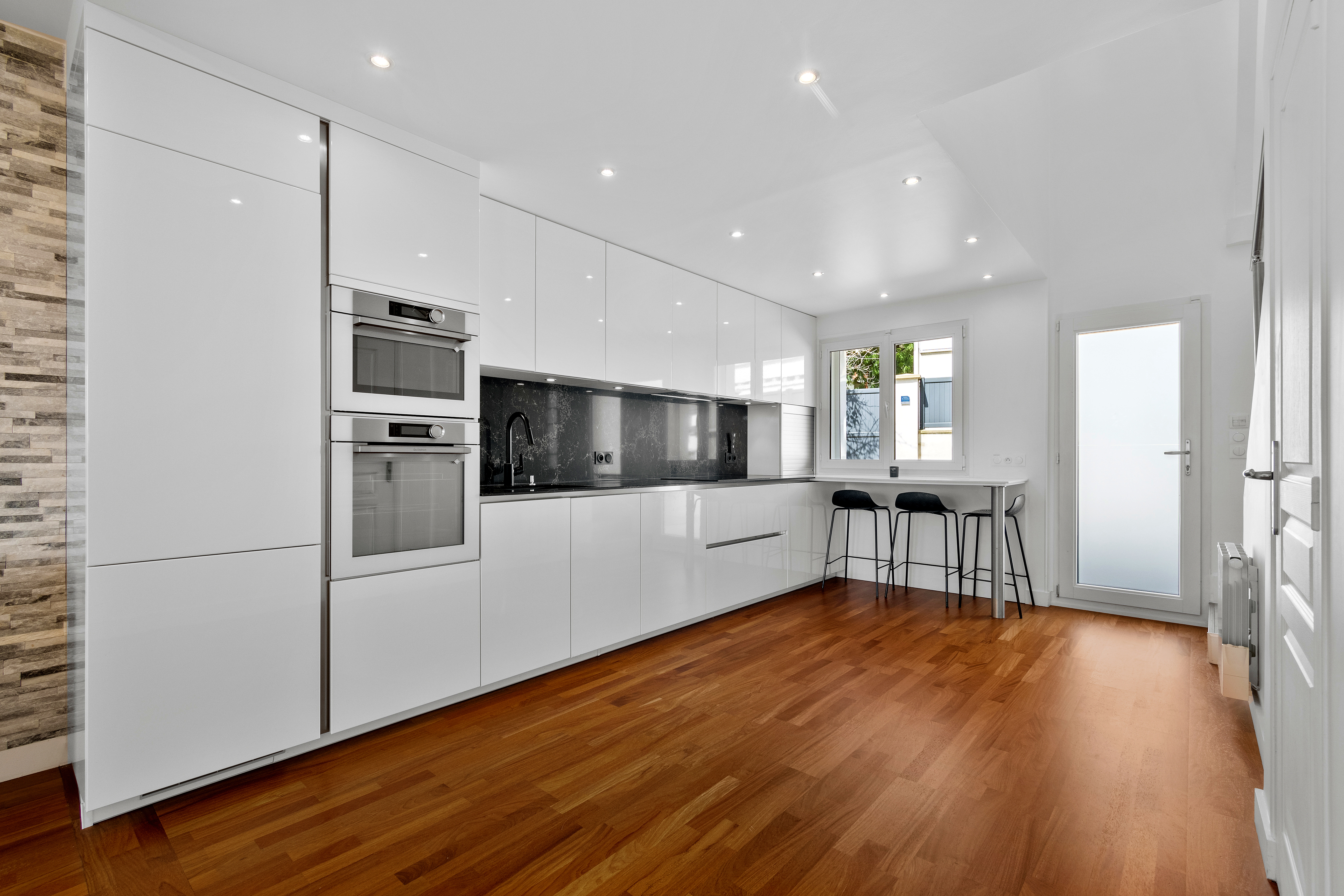 French property for sale in Chatou, Yvelines - €1,850,000 - photo 