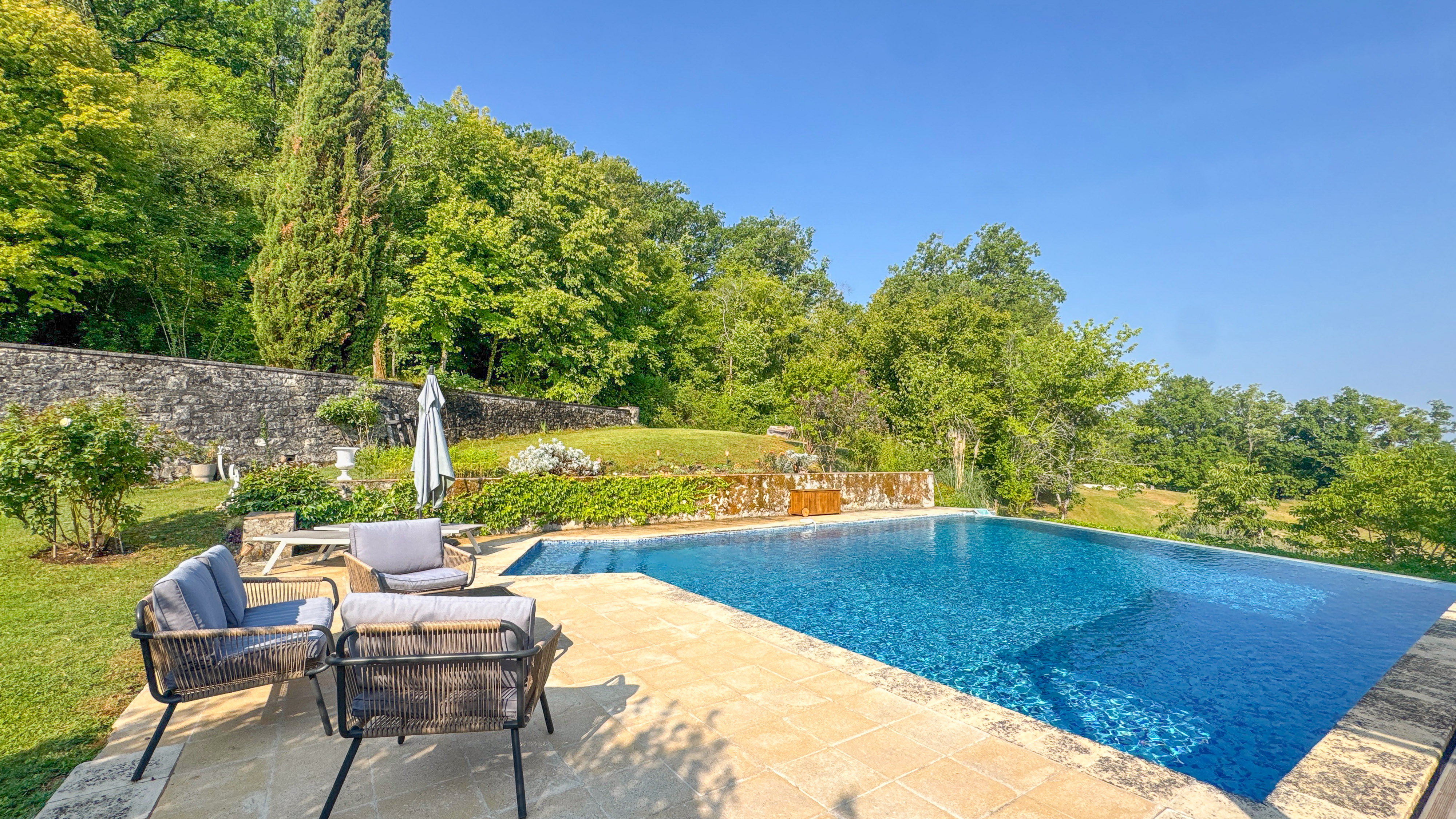 Propriété en France à vendre à Courbiac, Lot-et-Garonne - €1 299 000 - photo 