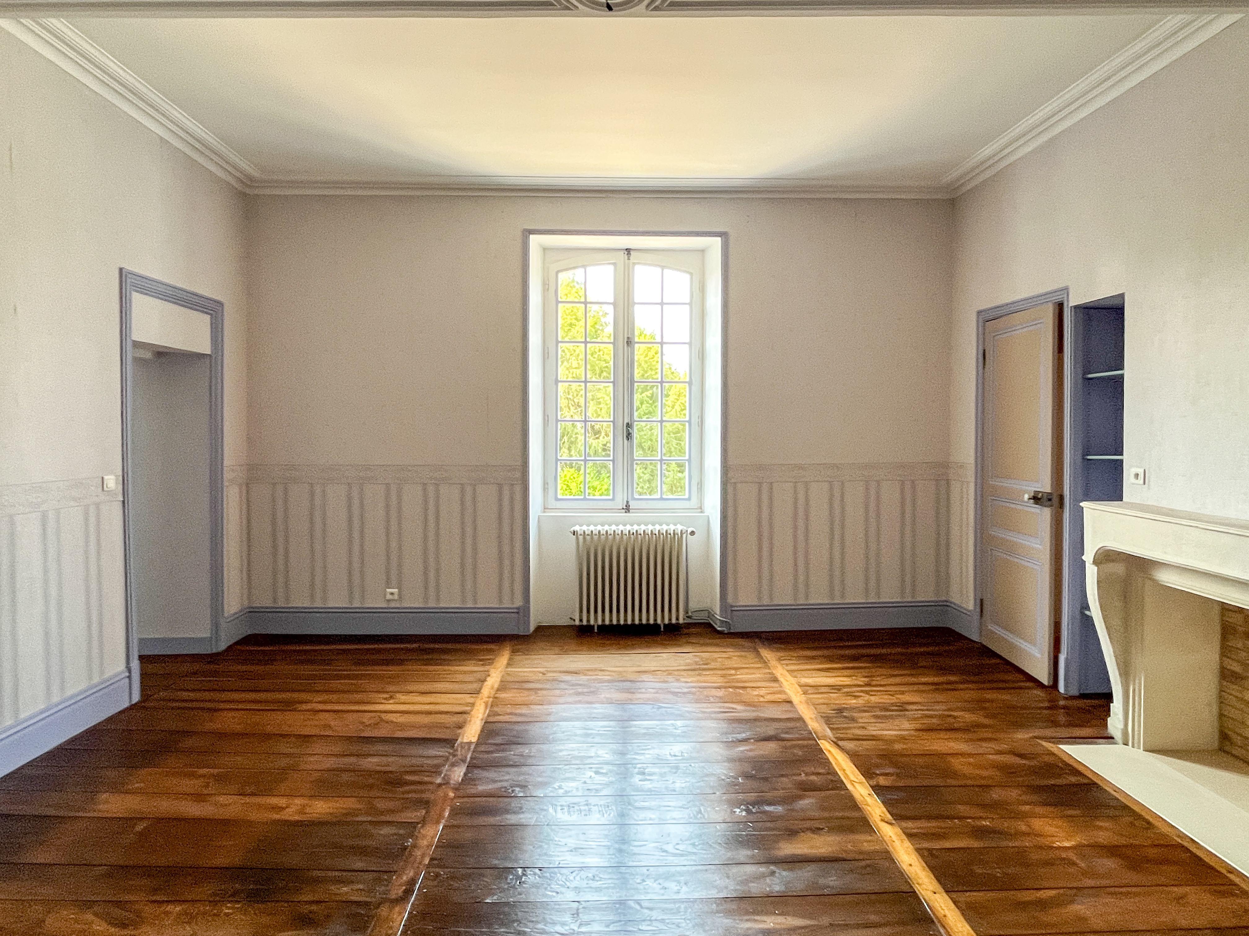 Propriété en France à vendre à Civray, Vienne - €735 000 - photo 