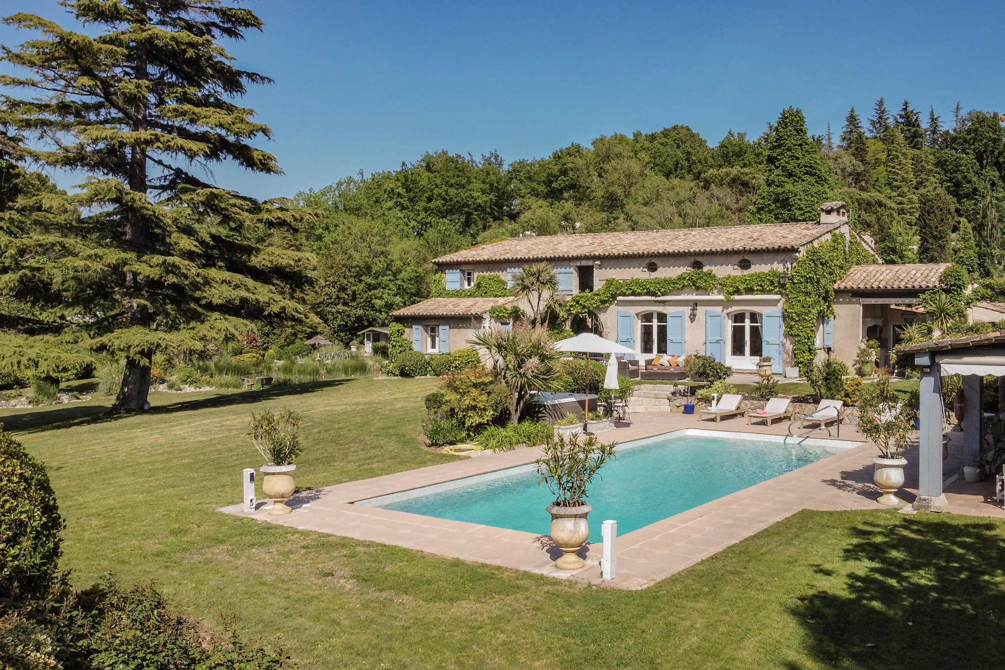 French property for sale in Châteauneuf-Grasse, Alpes-Maritimes - €3,190,000 - photo 