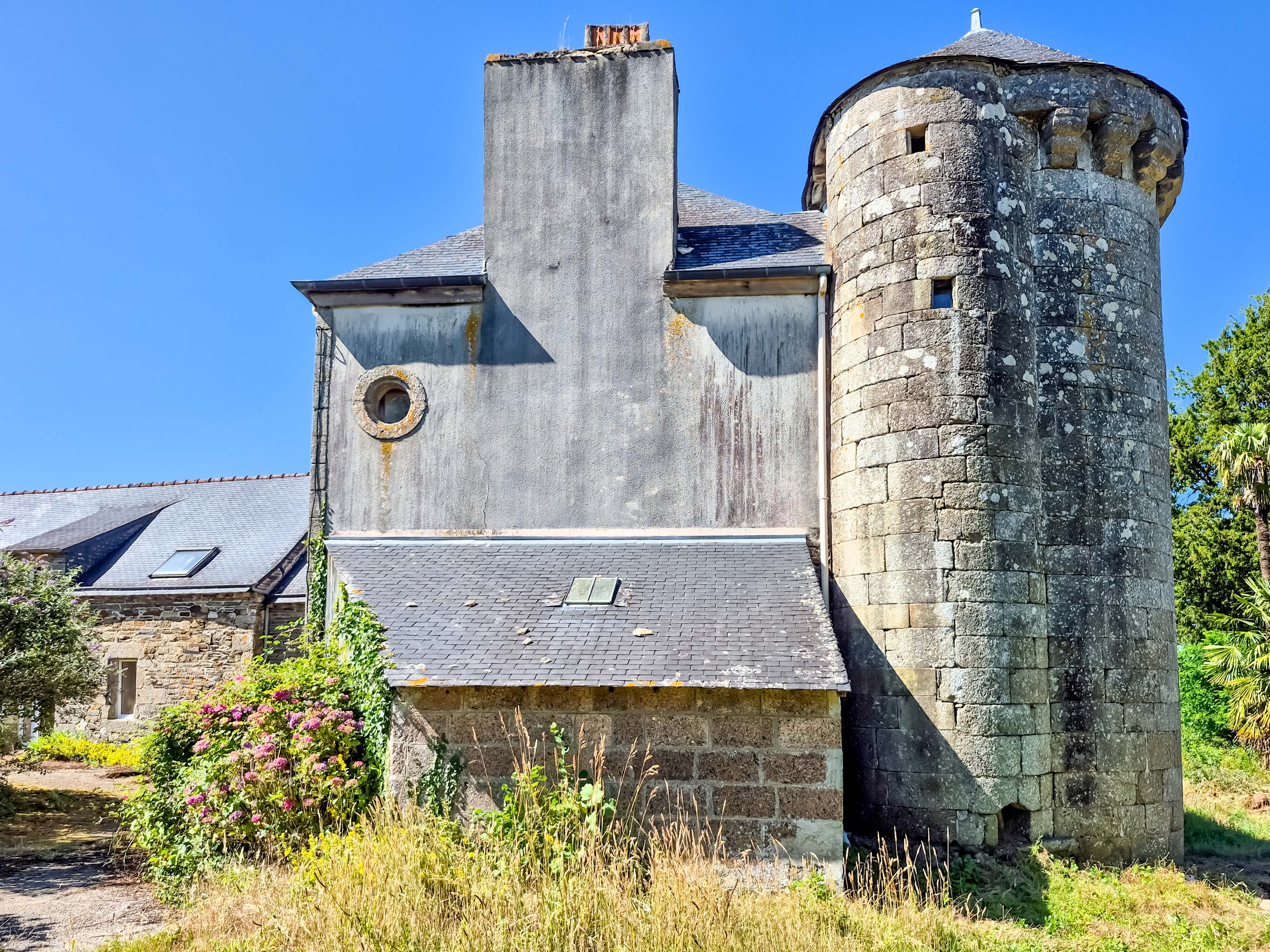 French property for sale in Glomel, Côtes-d'Armor - €662,500 - photo 