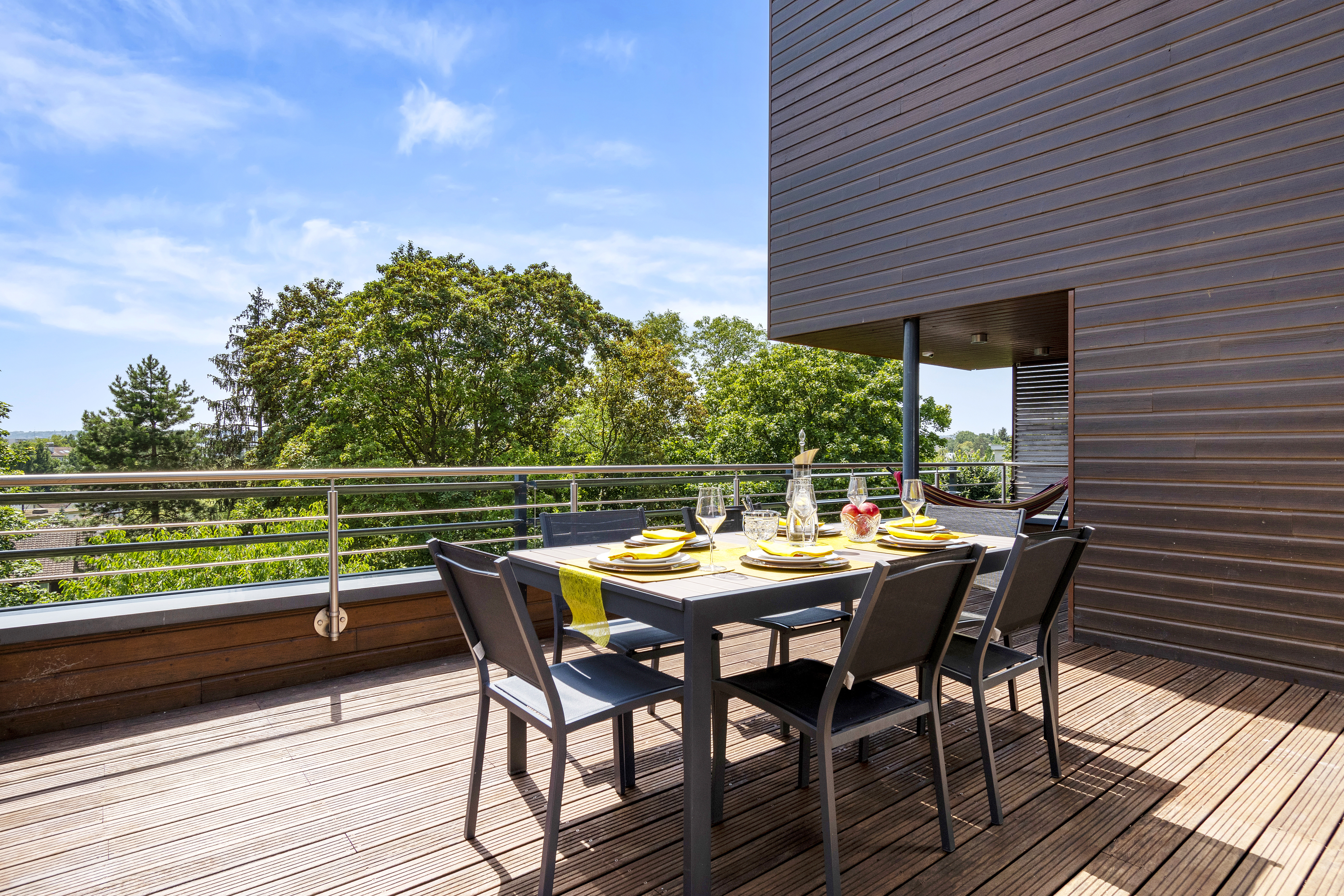 French property for sale in Chatou, Yvelines - €1,850,000 - photo 