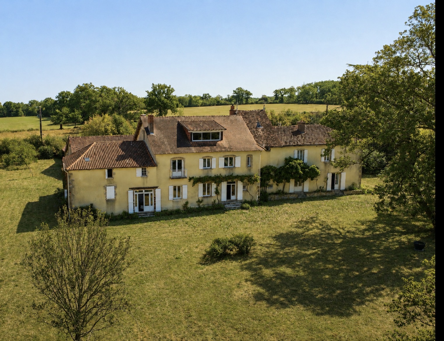 French property for sale in Hiesse, Charente - €636,000 - photo 