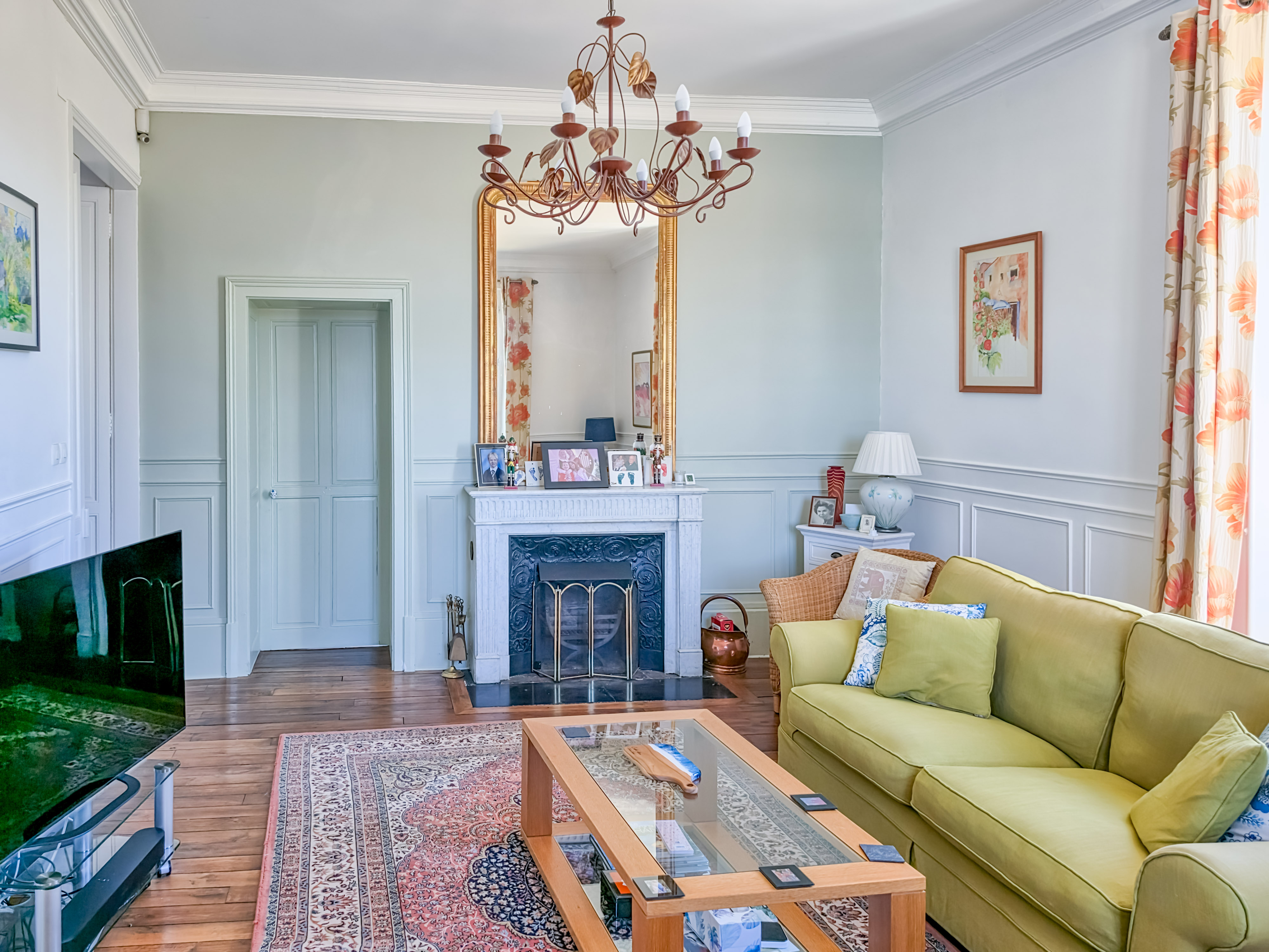 French property for sale in Flogny-la-Chapelle, Yonne - €649,999 - photo 