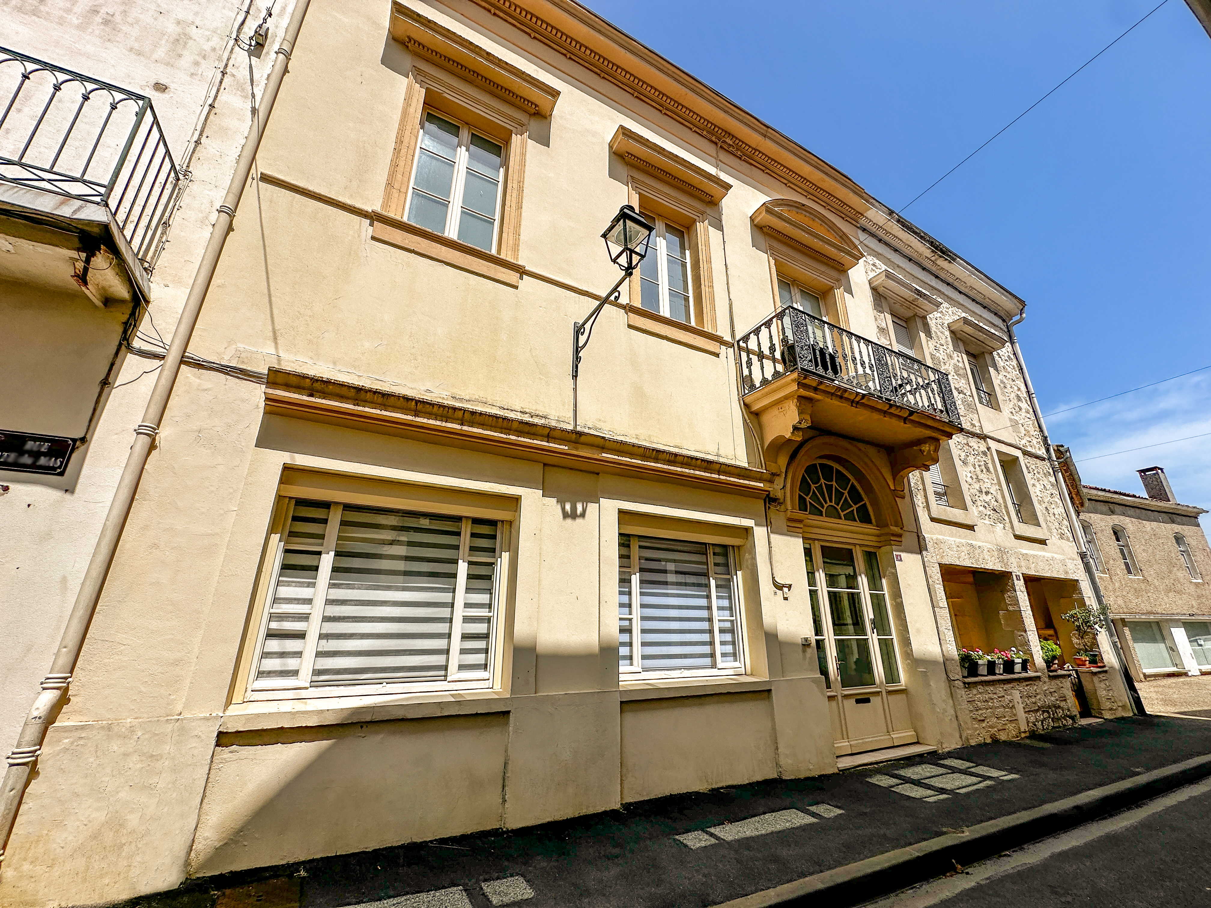 Propriété en France à vendre à Sos, Lot-et-Garonne - €565 000 - photo 