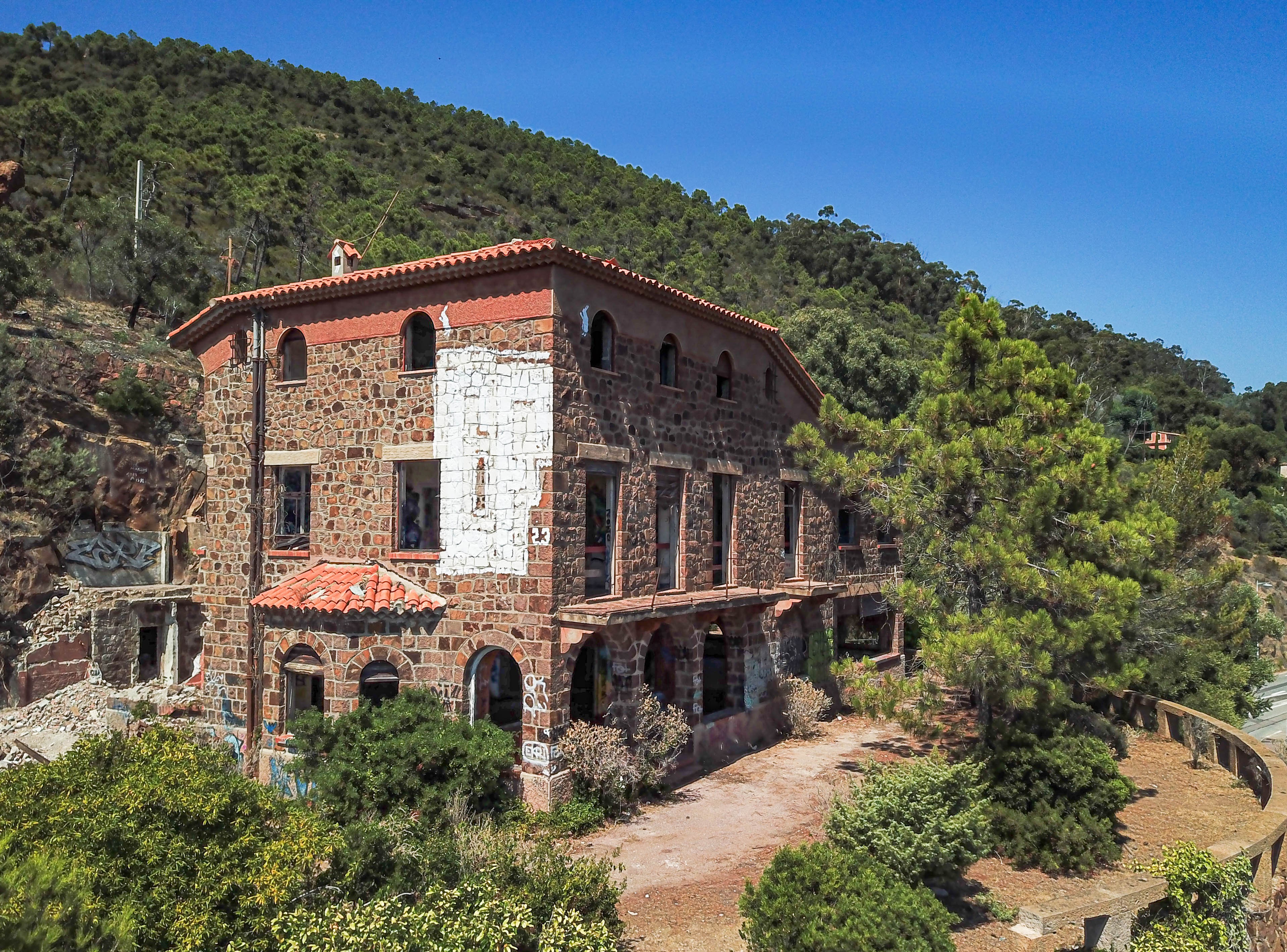 French property for sale in Théoule-sur-Mer, Alpes-Maritimes - €8,500,000 - photo 