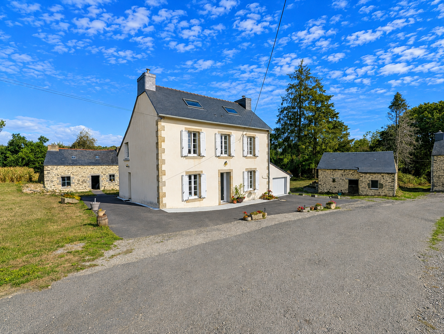 Propriété en France à vendre à Brasparts, Finistère - €678 400 - photo 