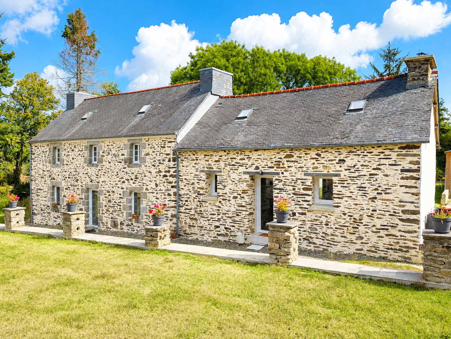 Propriété en France à vendre à Brasparts, Finistère - €678 400 - photo 