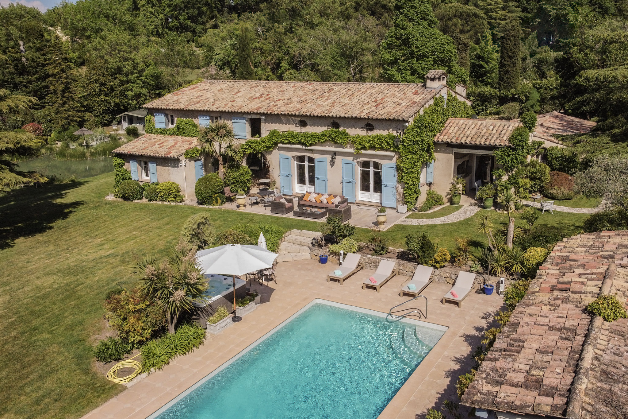 French property for sale in Châteauneuf-Grasse, Alpes-Maritimes - €3,190,000 - photo 