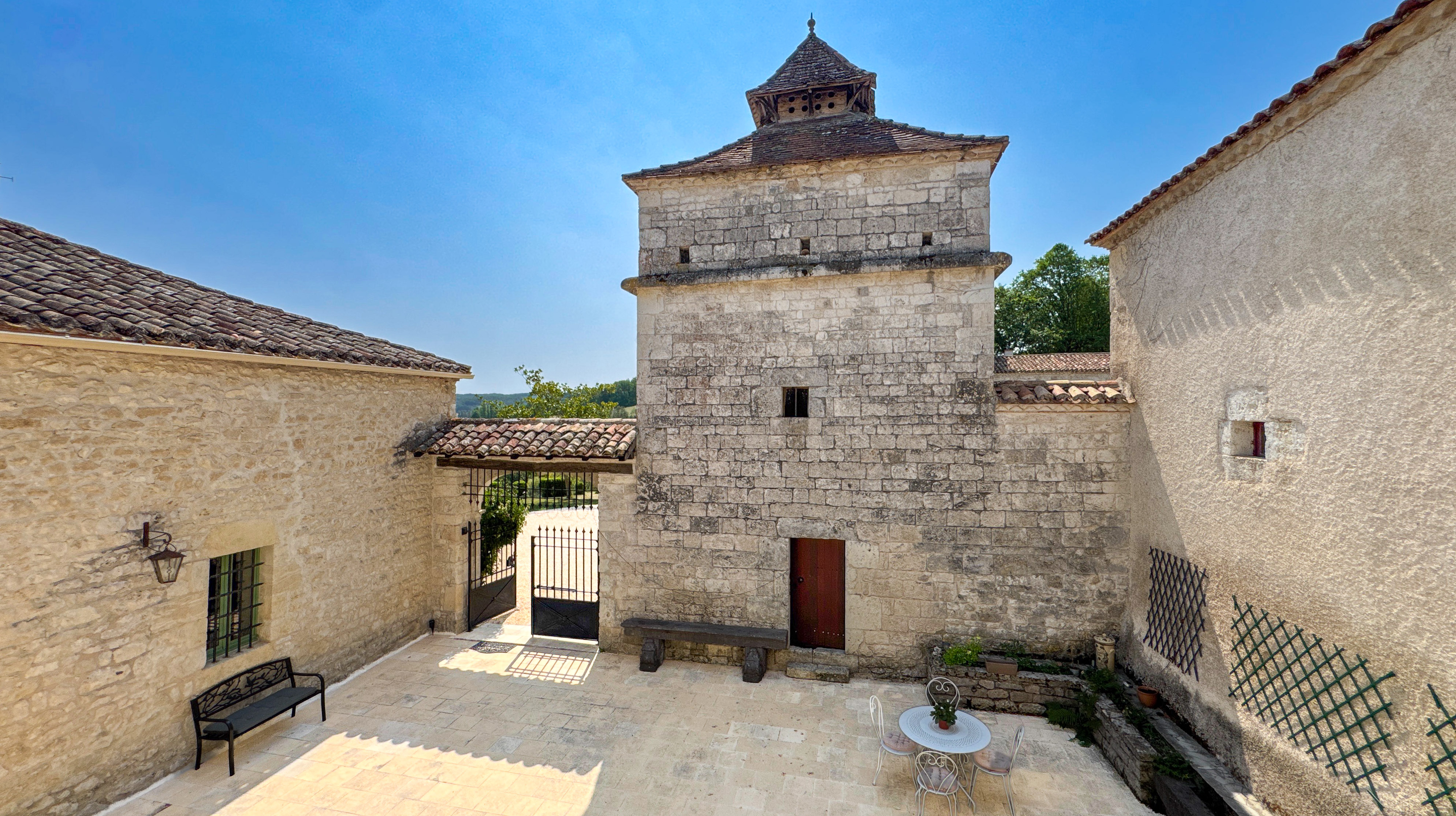 Propriété en France à vendre à Courbiac, Lot-et-Garonne - €1 299 000 - photo 