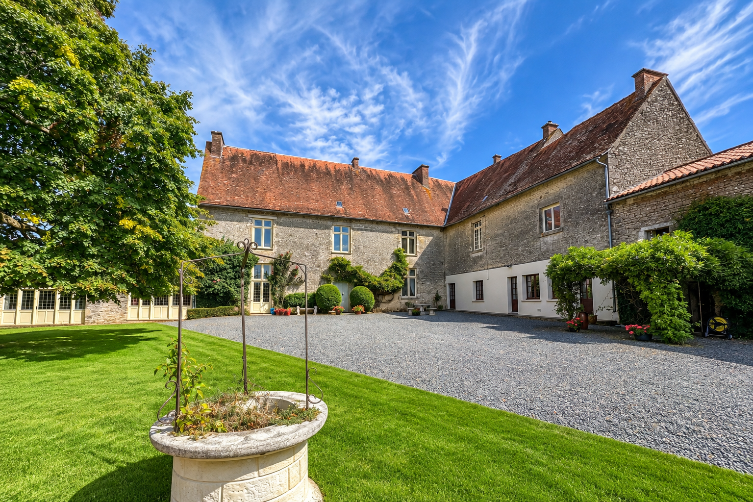 French property for sale in Saint-Hilaire-des-Loges, Vendée - €689,000 - photo 