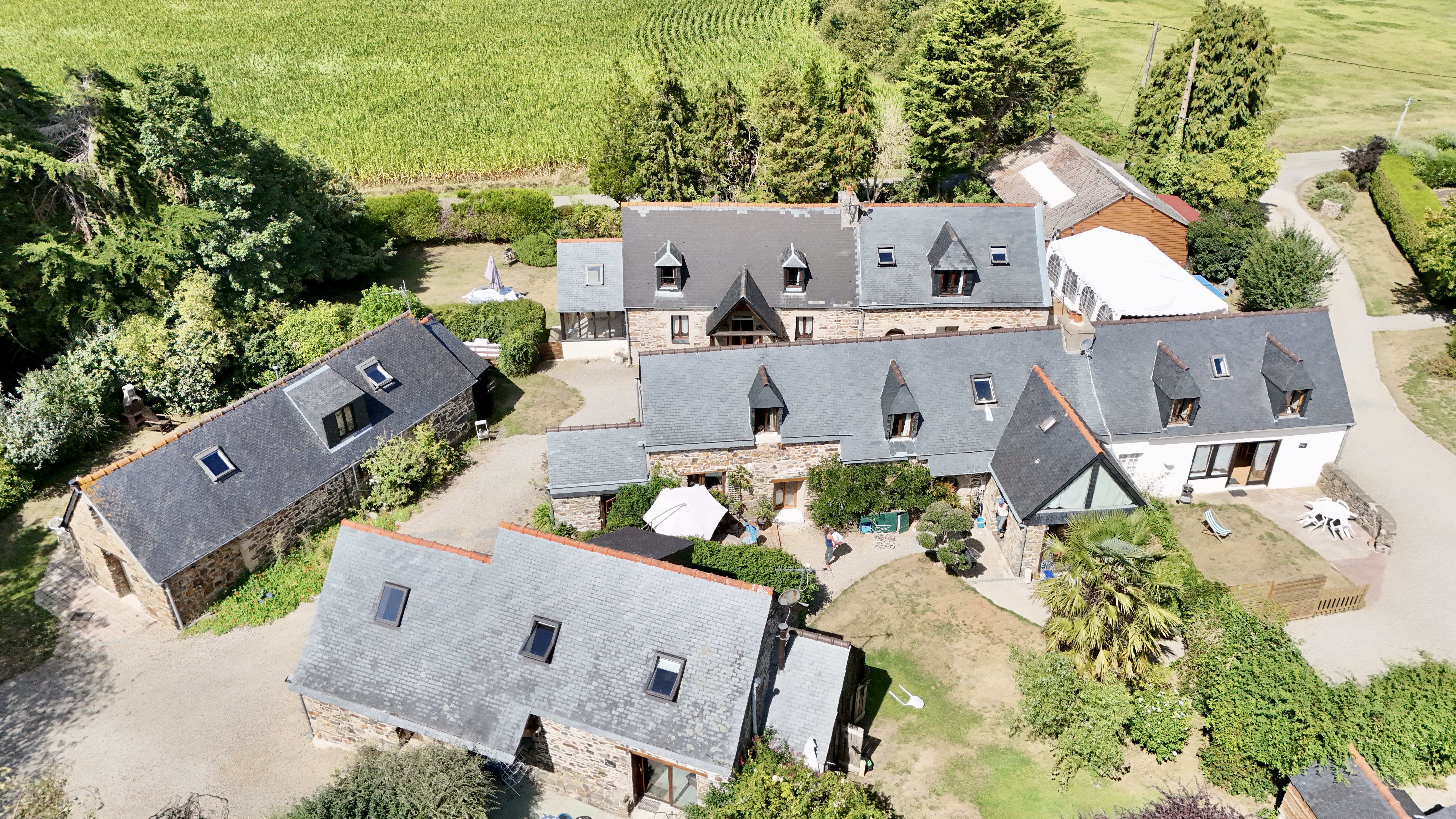 Propriété en France à vendre à Plestin-les-Grèves, Côtes-d'Armor - €760 000 - photo 