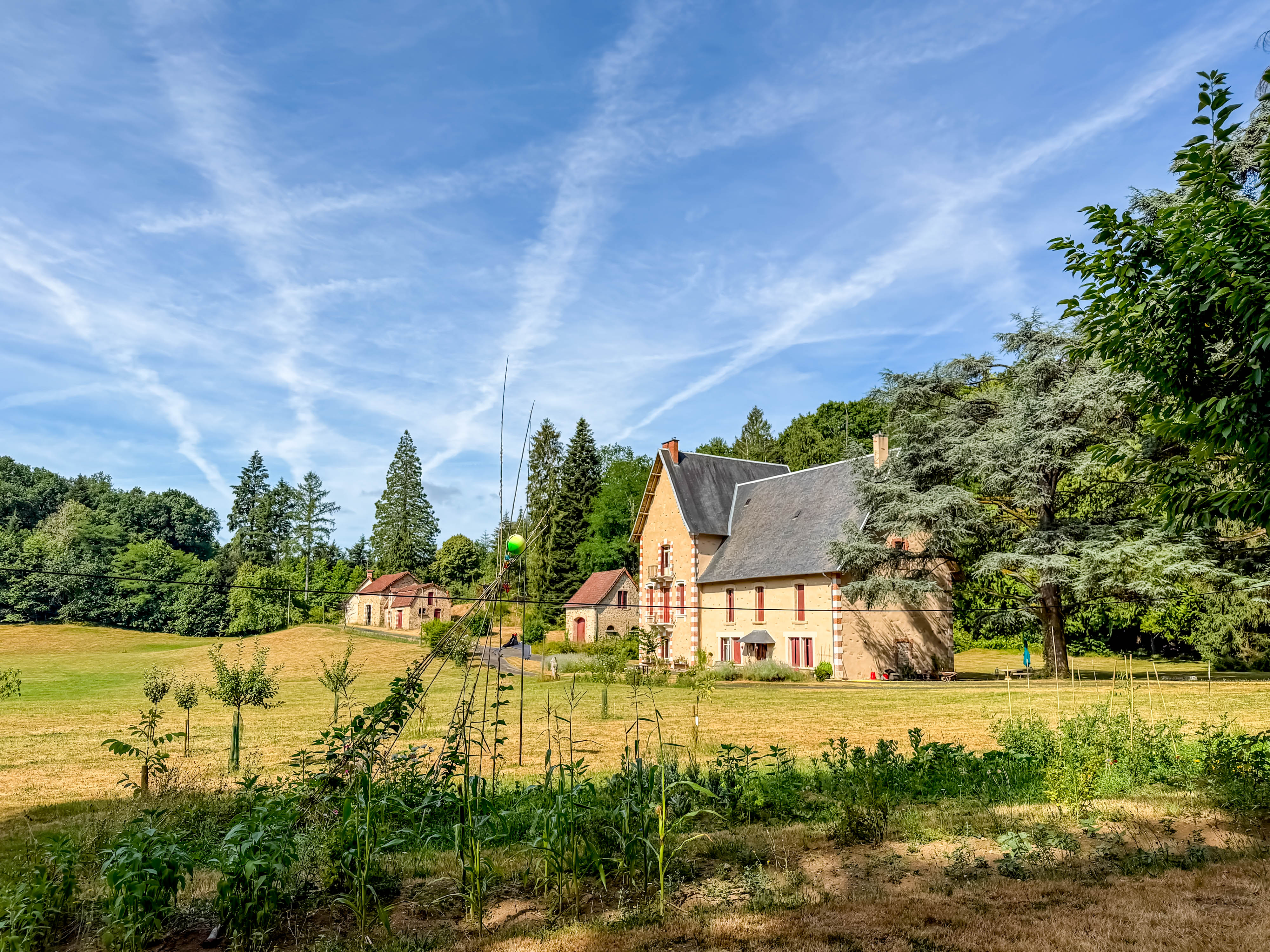 Propriété en France à vendre à Condat-sur-Ganaveix, Corrèze - €649 990 - photo 