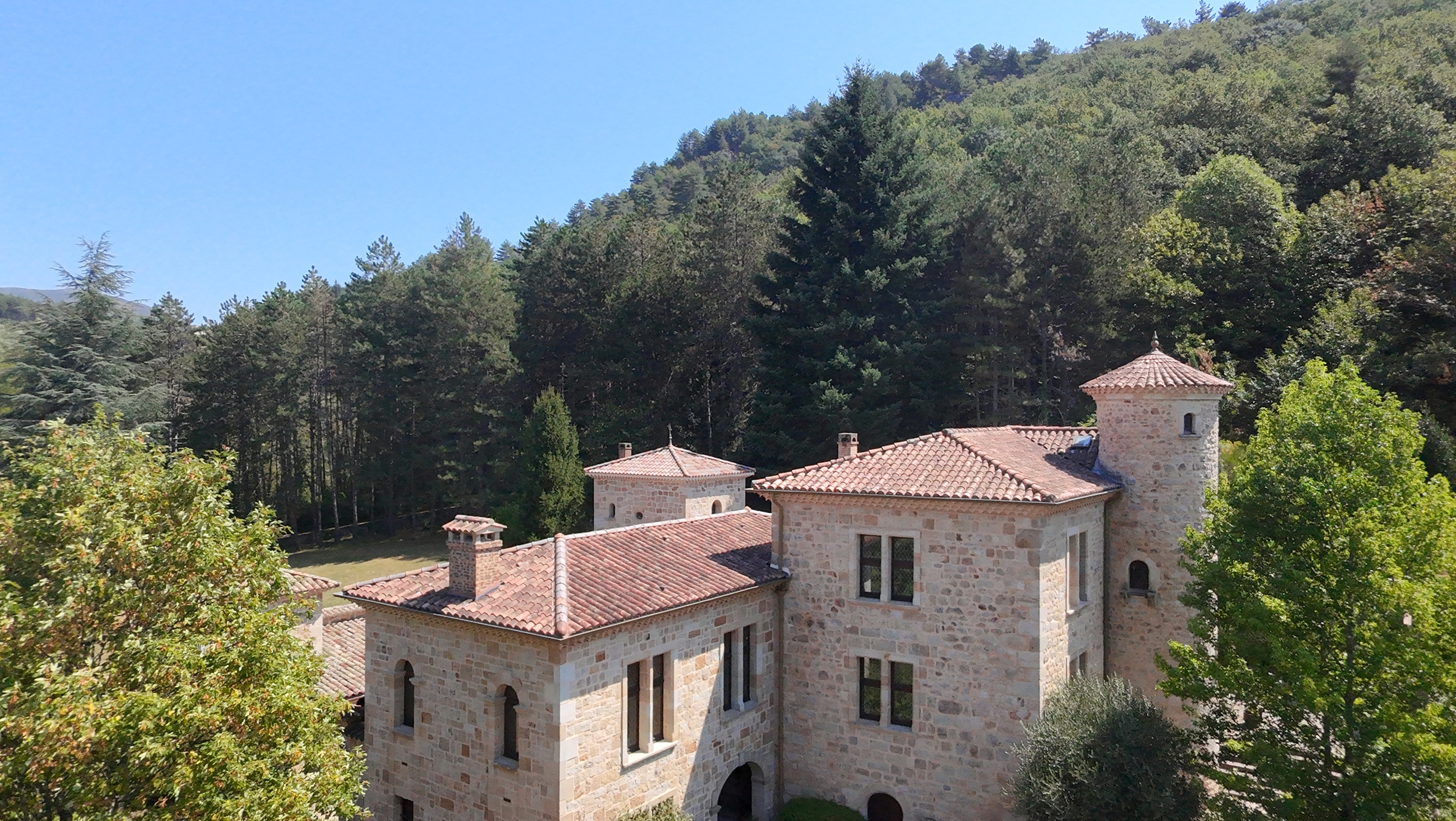 Propriété en France à vendre à Saint-Michel-de-Boulogne, Ardèche - €1 735 000 - photo 