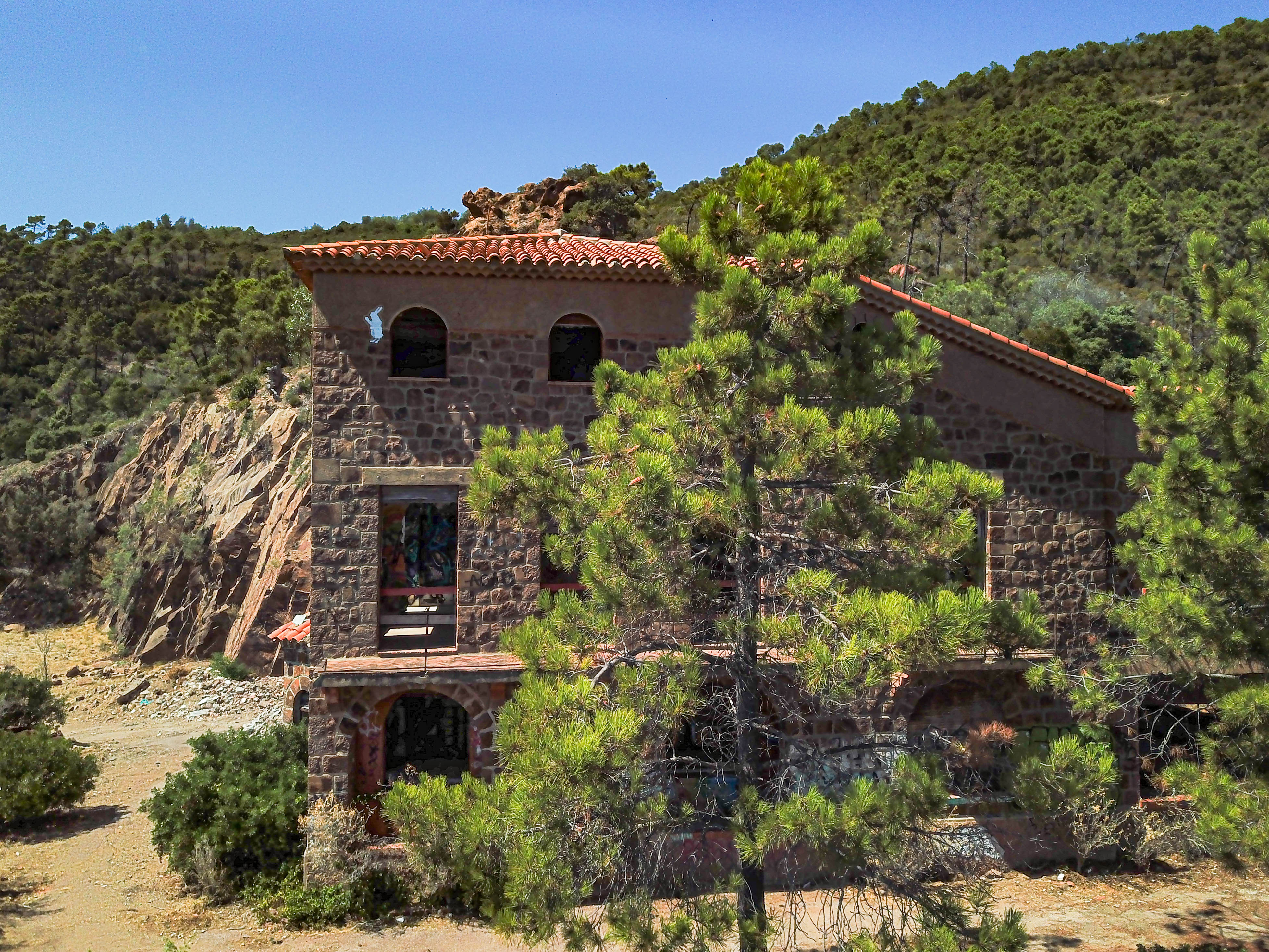 French property for sale in Théoule-sur-Mer, Alpes-Maritimes - €8,500,000 - photo 