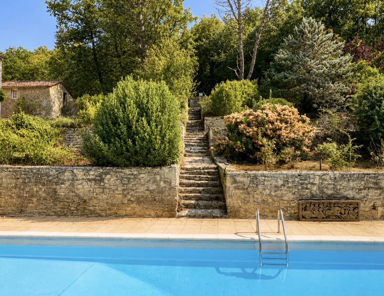 Propriété en France à vendre à Civray, Vienne - €735 000 - photo 