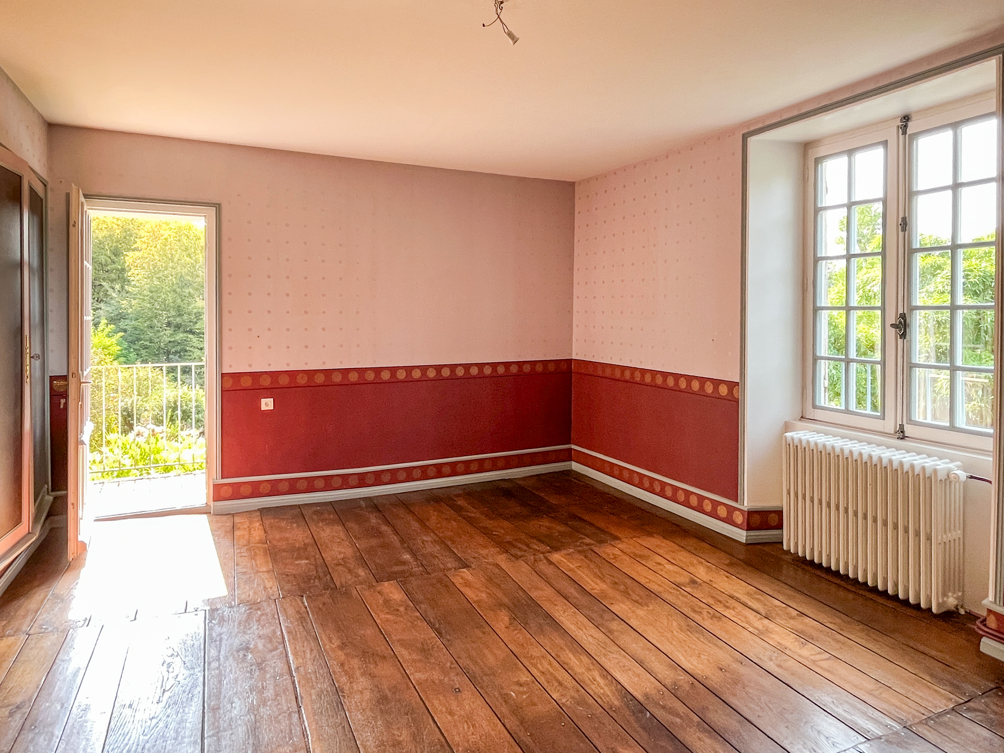 Propriété en France à vendre à Civray, Vienne - €735 000 - photo 