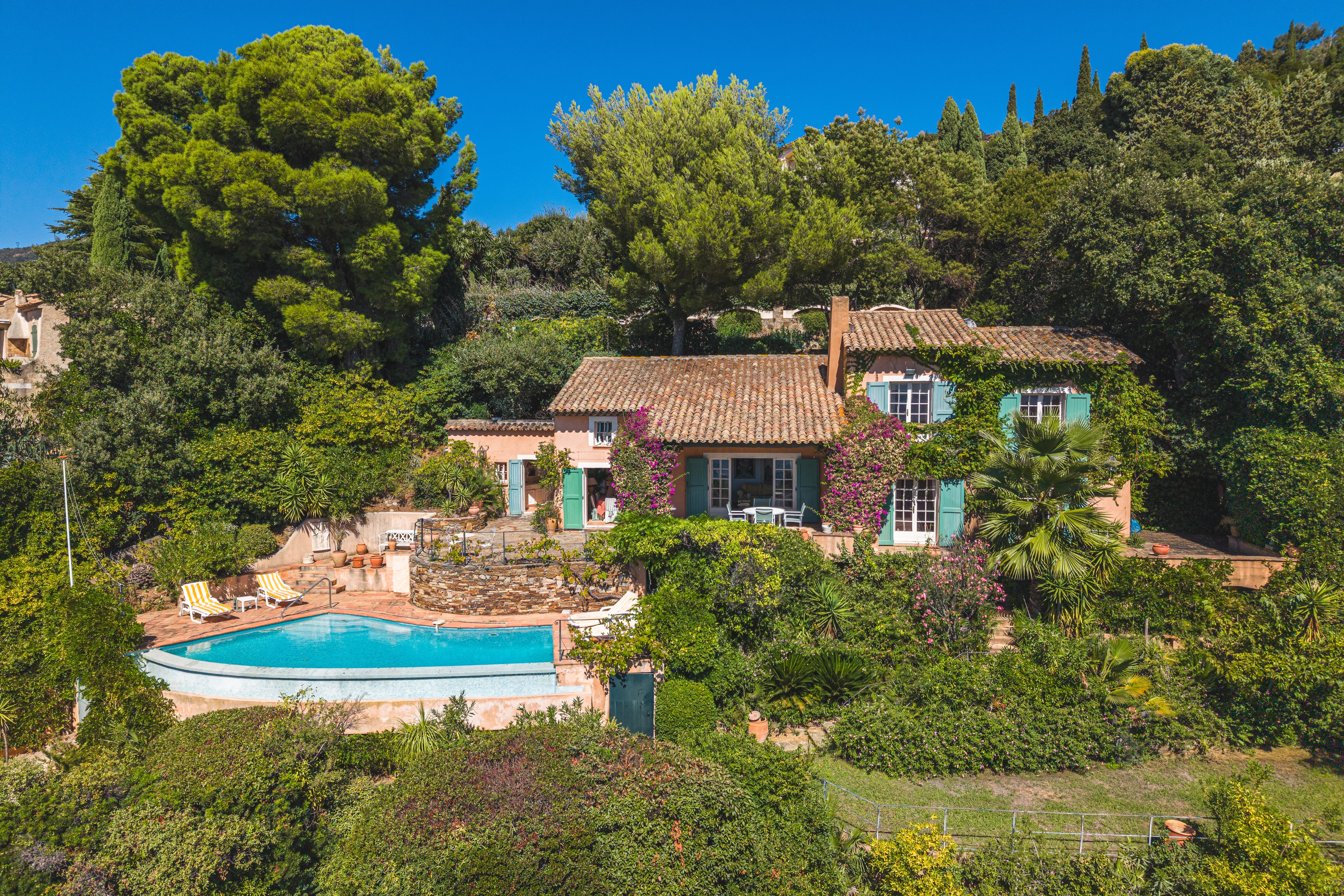 Propriété en France à vendre à Le Lavandou, Var - €2 800 000 - photo 