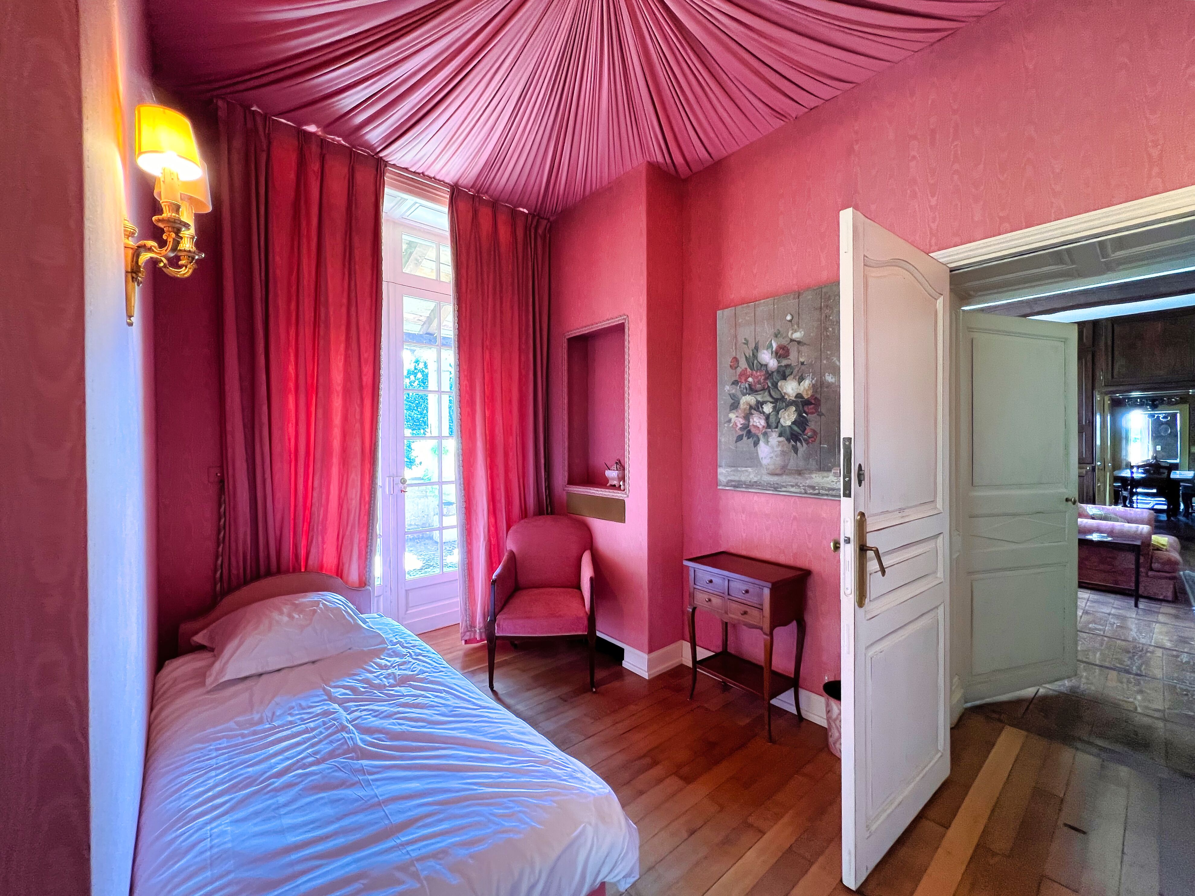 French property for sale in Brantôme en Périgord, Dordogne - €1,150,000 - photo 