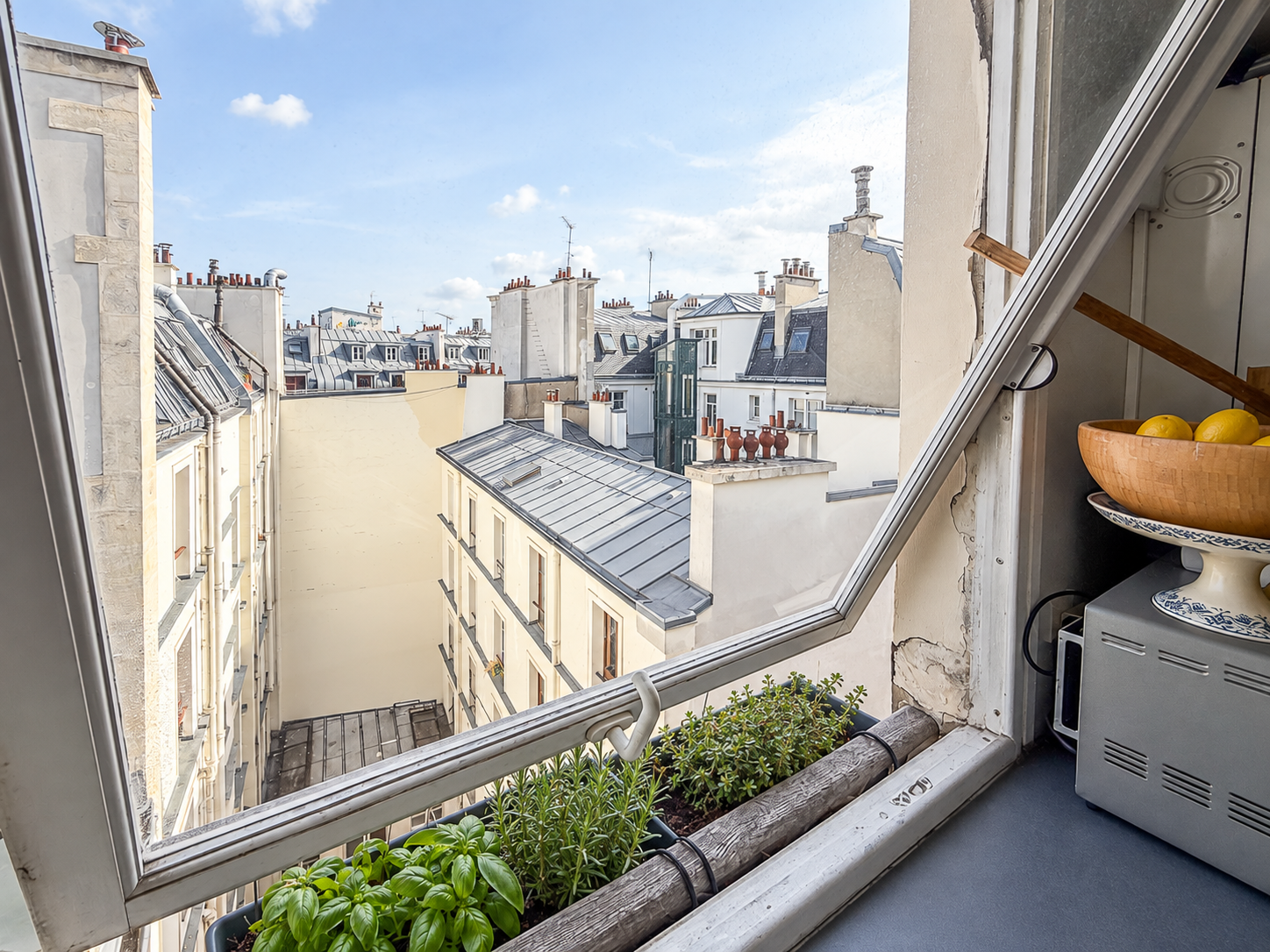 French property for sale in Paris, Paris - €1,160,000 - photo 