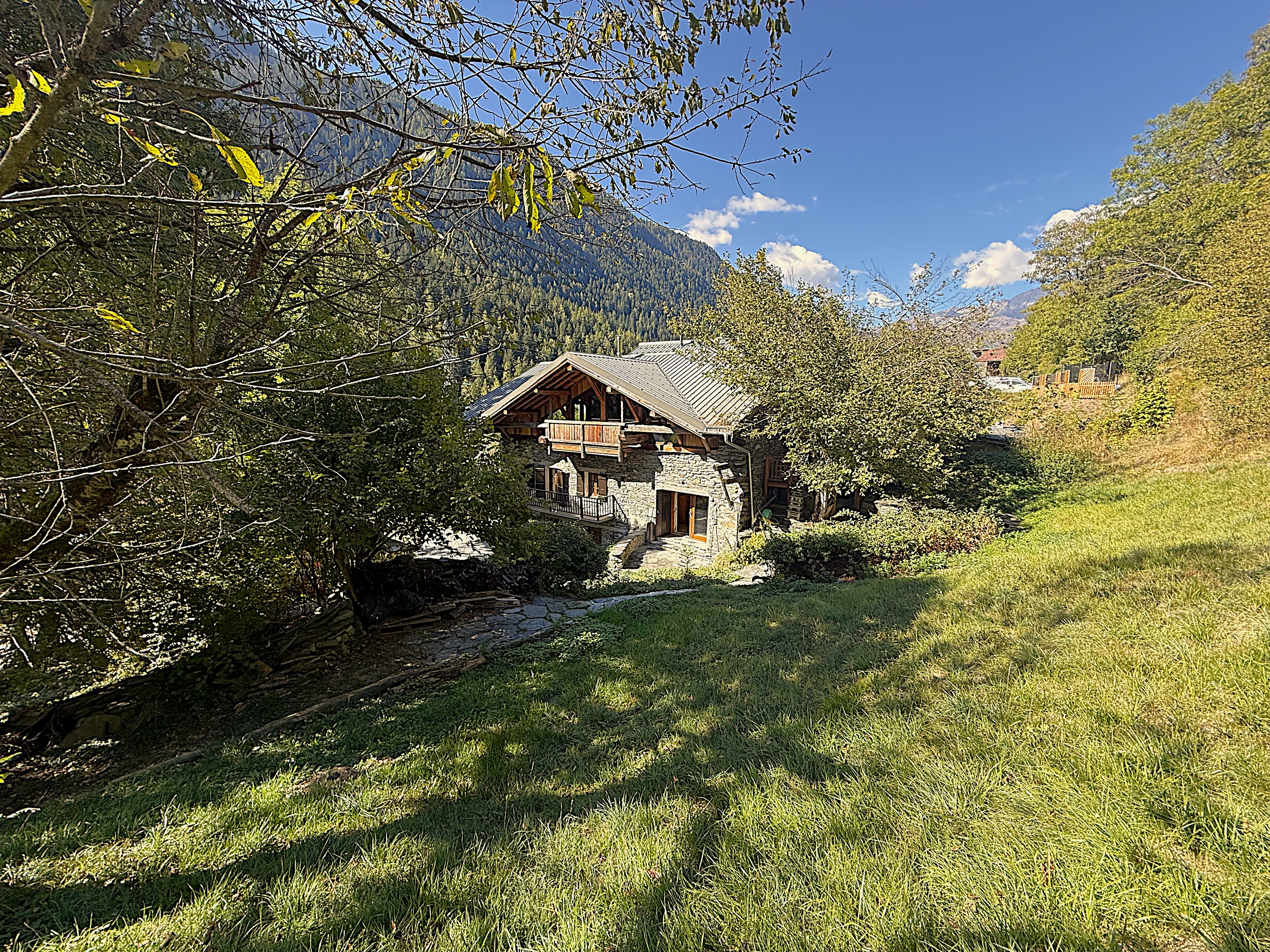 Propriété en France à vendre à Séez, Savoie - €1 695 000 - photo 