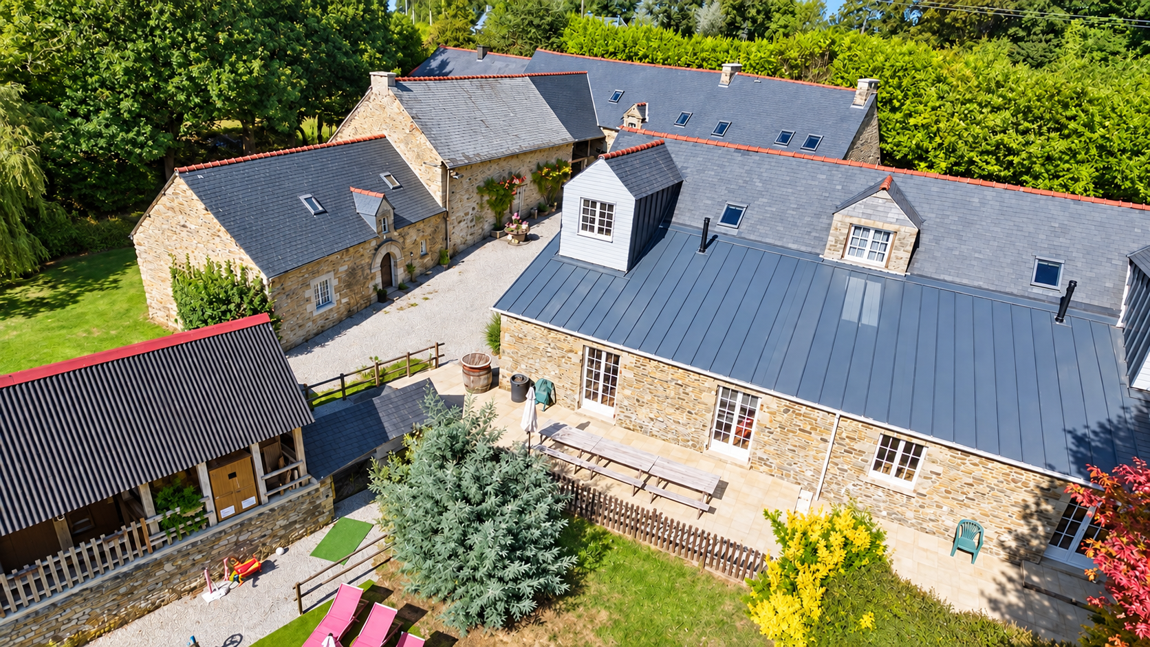 French property for sale in Cléguérec, Morbihan - €795,000 - photo 