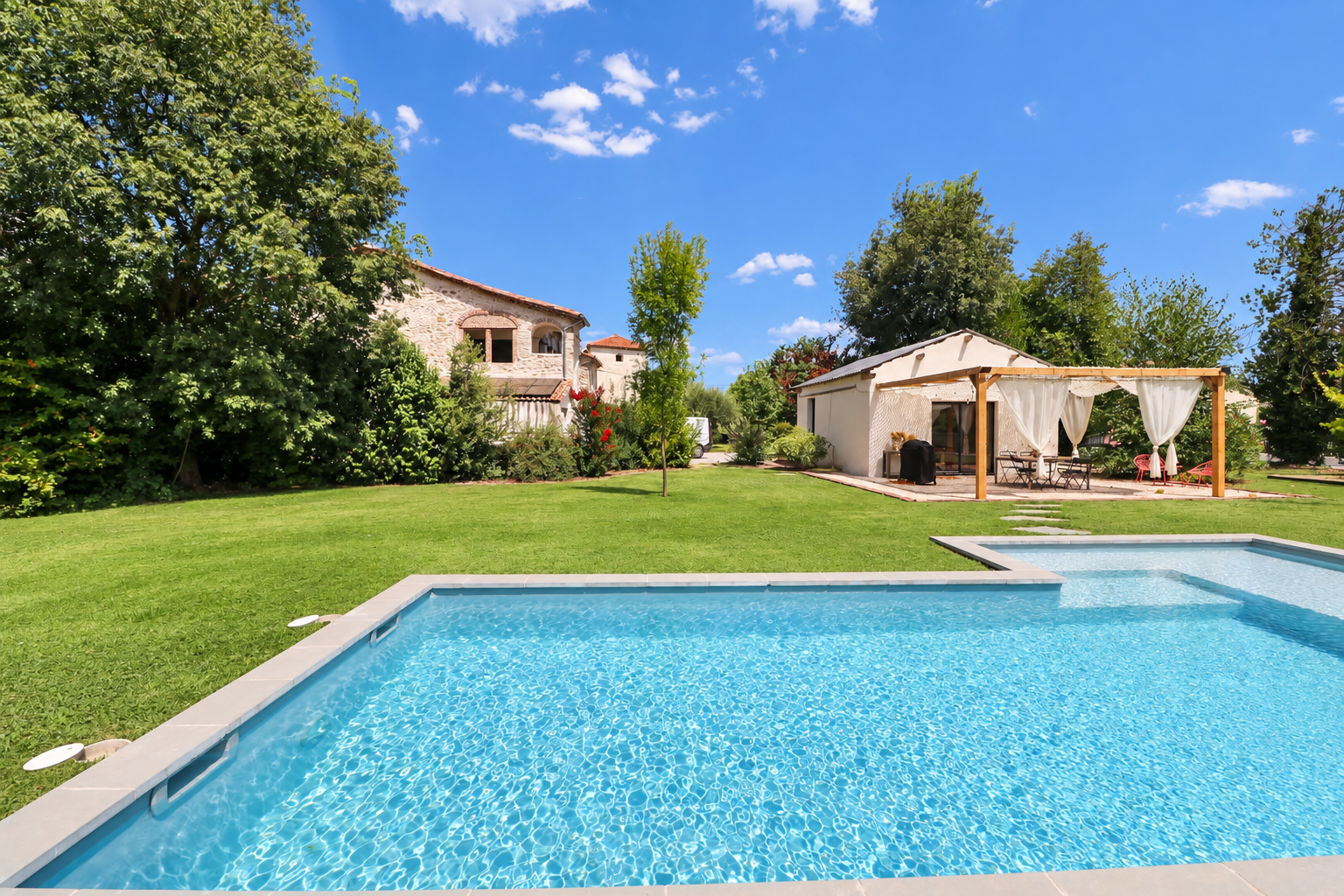 Propriété en France à vendre à Alès, Gard - €645 000 - photo 