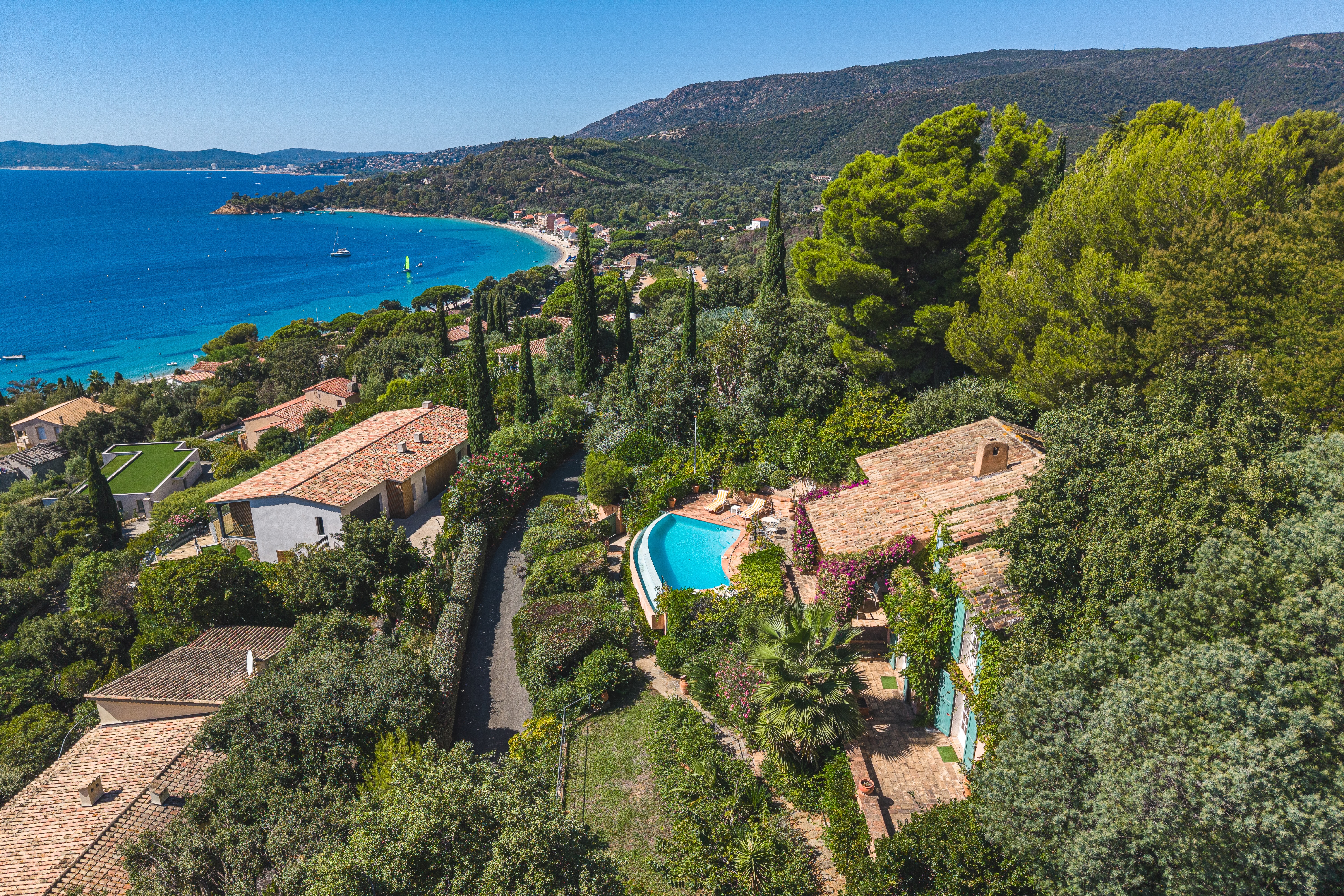 Propriété en France à vendre à Le Lavandou, Var - €2 800 000 - photo 