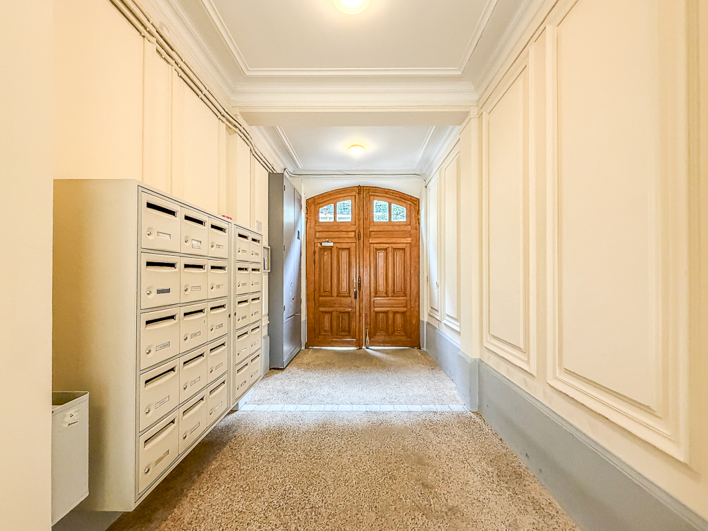 French property for sale in Paris, Paris - €1,160,000 - photo 