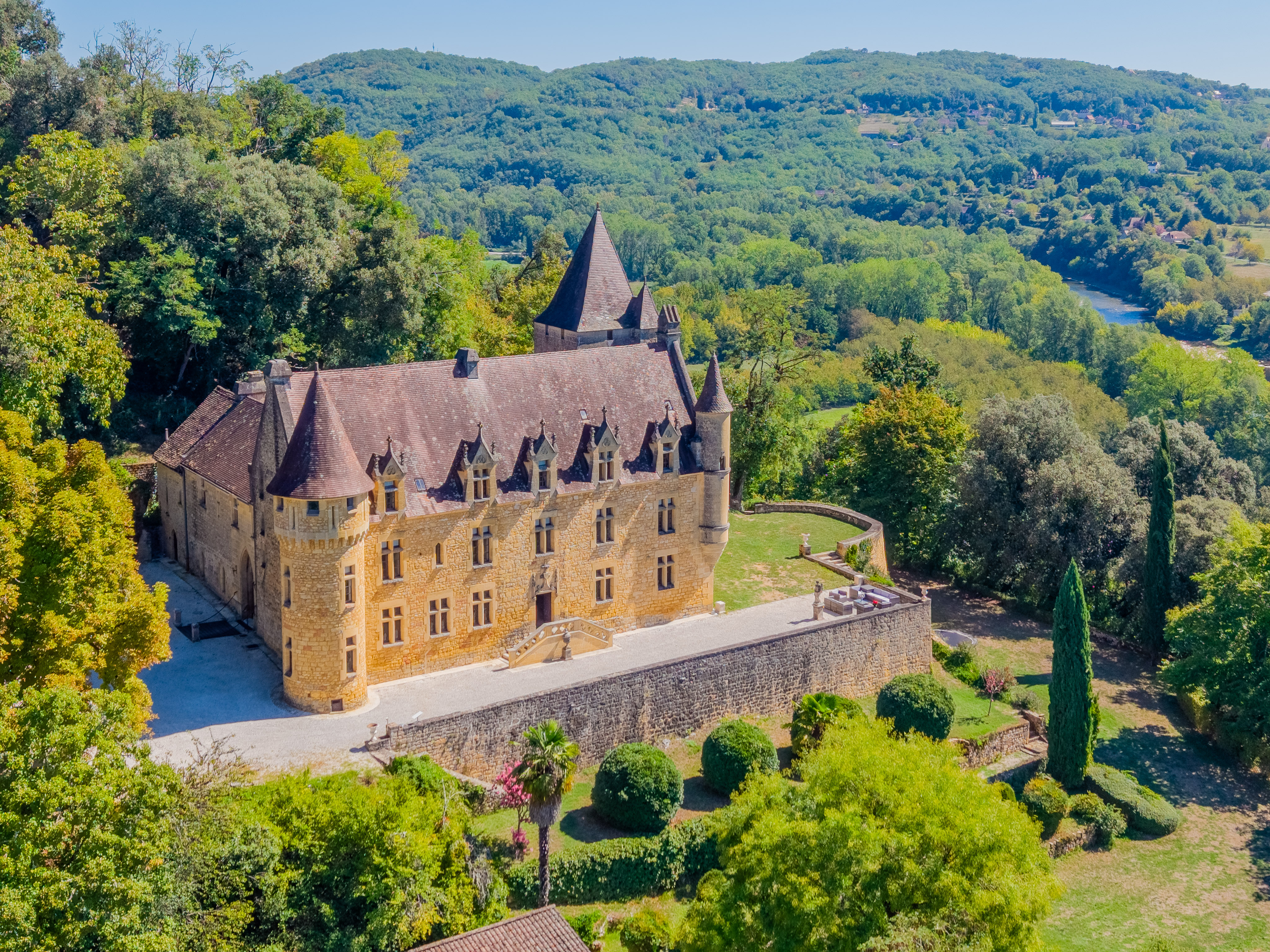 Propriété en France à vendre à Carlux, Dordogne - €4 500 000 - photo 