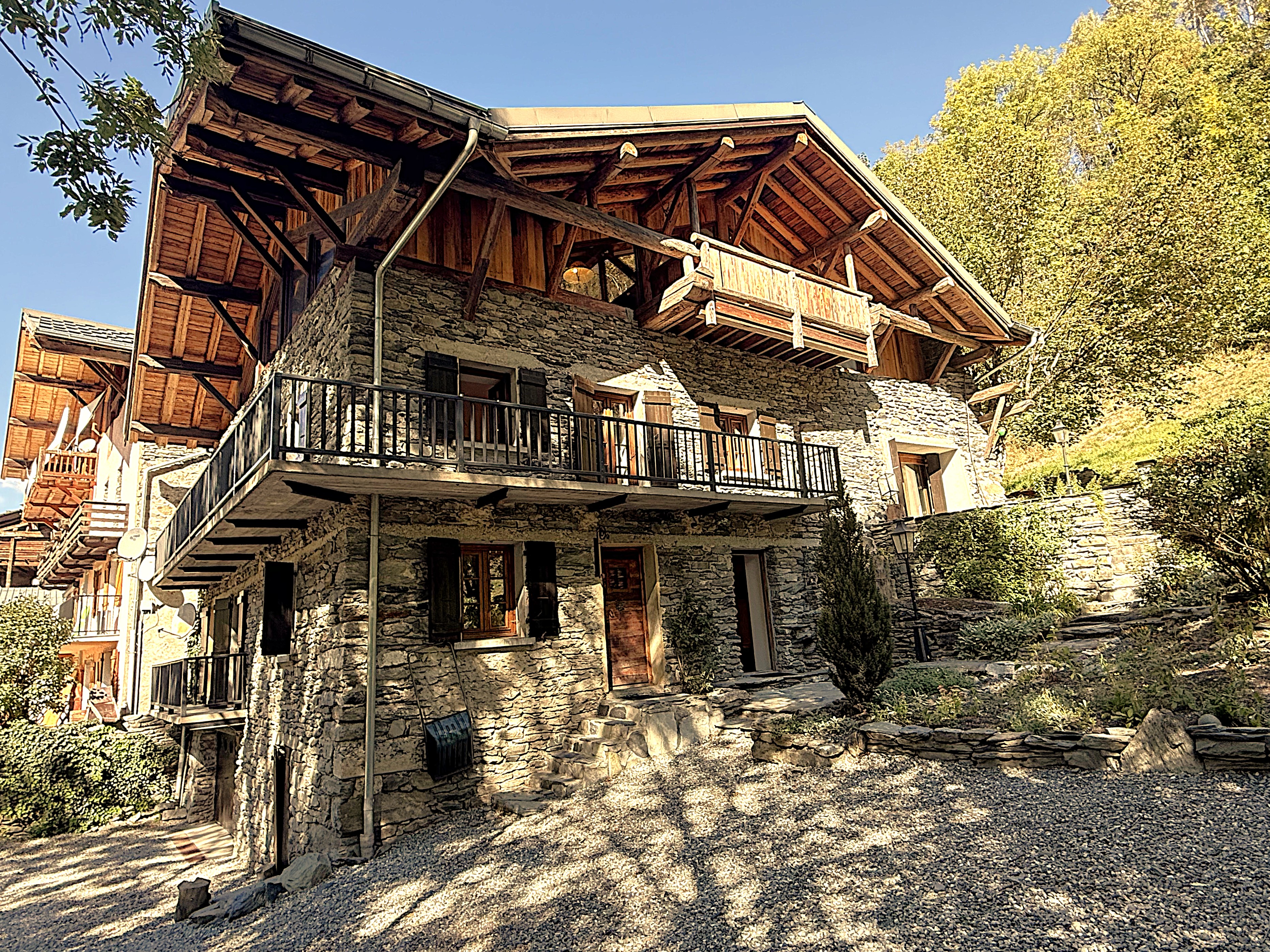 Propriété en France à vendre à Séez, Savoie - €1 695 000 - photo 