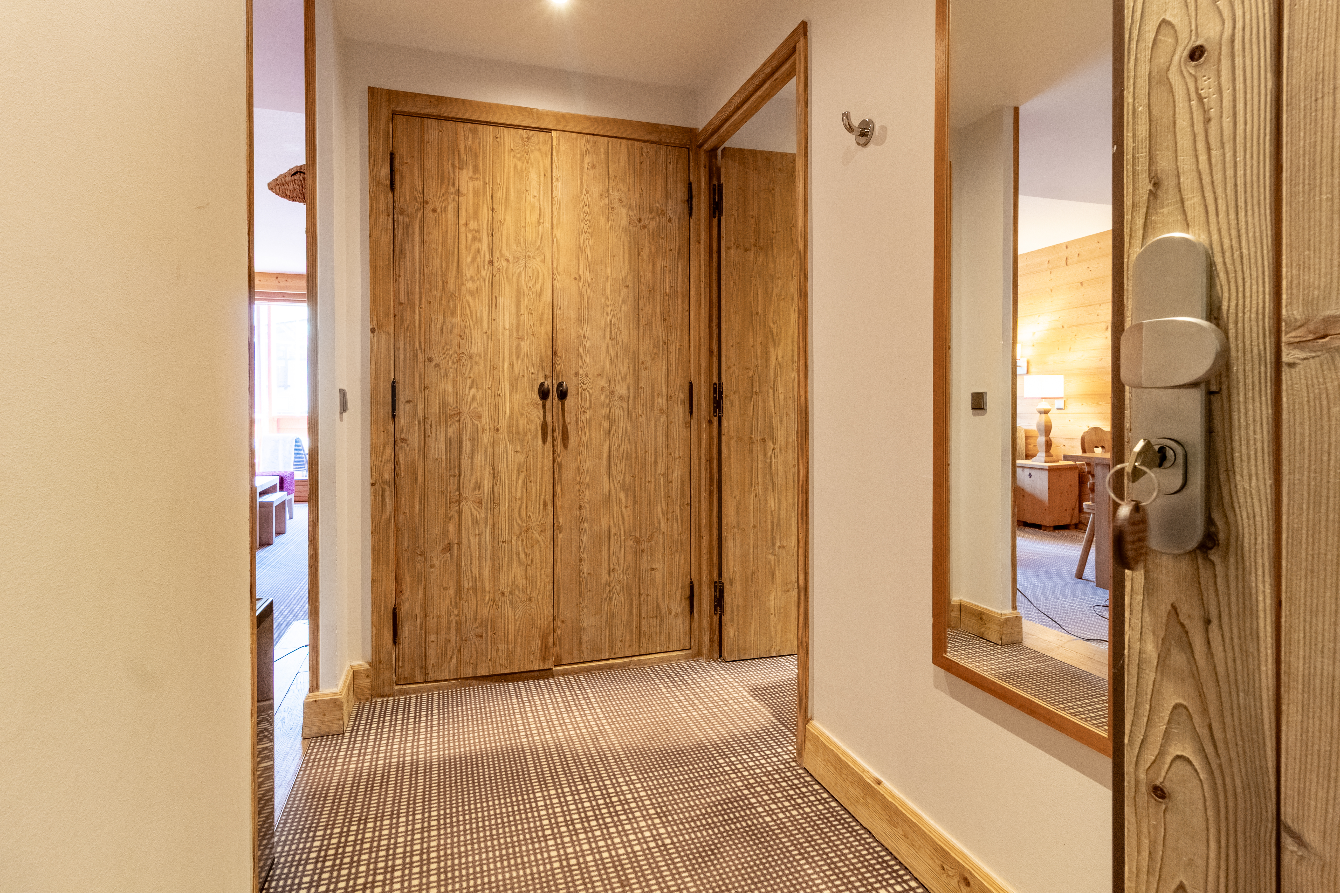 French property for sale in Courchevel, Savoie - €1,485,000 - photo 