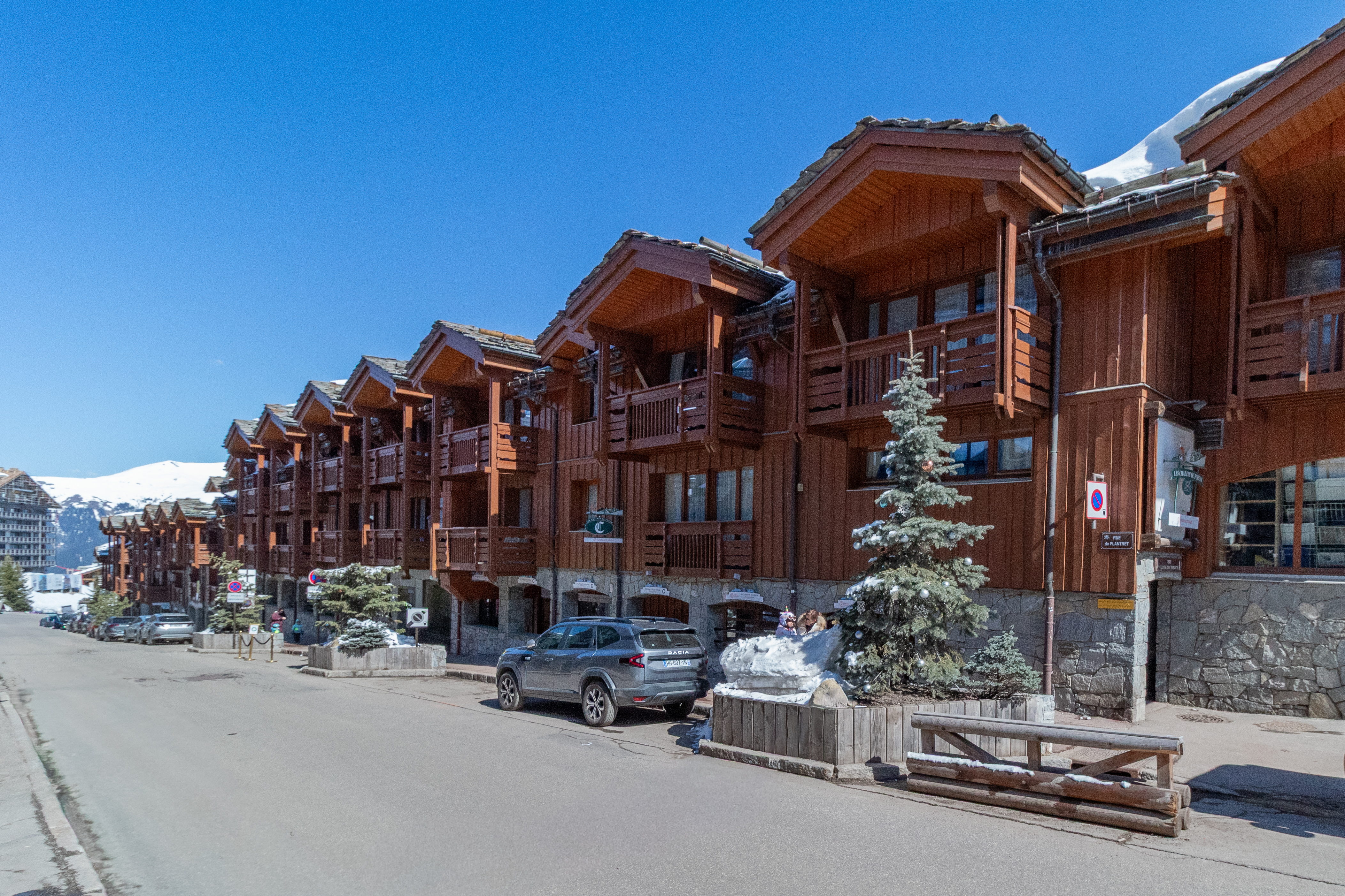 French property for sale in Courchevel, Savoie - €1,485,000 - photo 