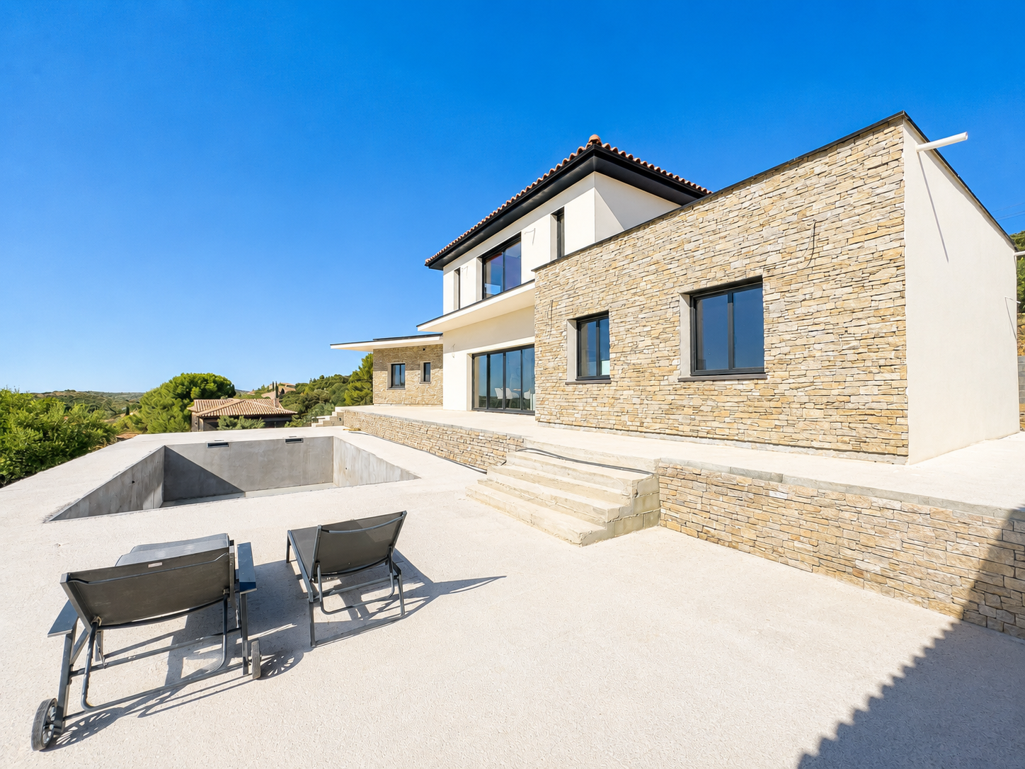 French property for sale in Neffiès, Hérault - €619,500 - photo 