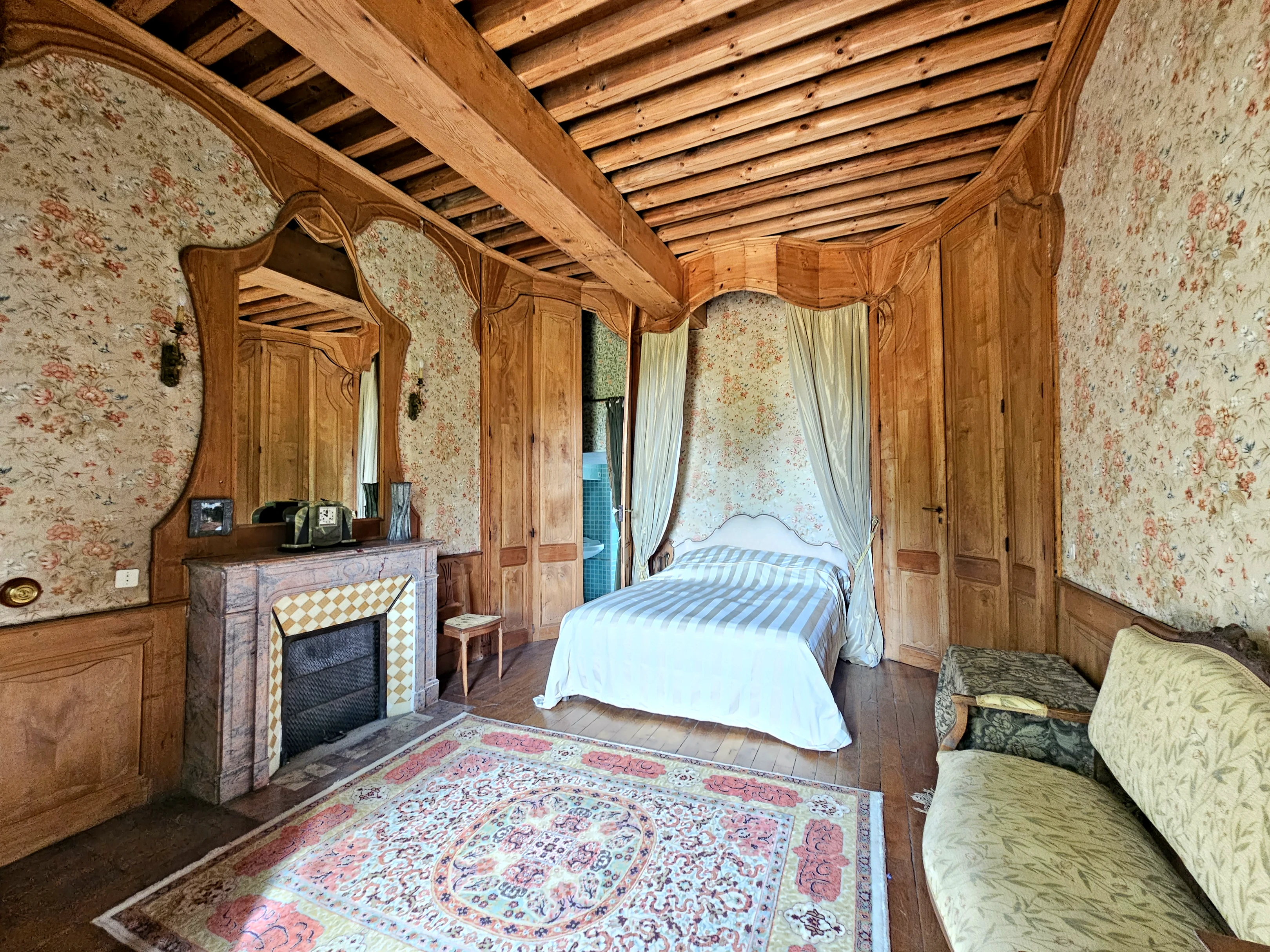 French property for sale in Theneuille, Allier - €950,000 - photo 