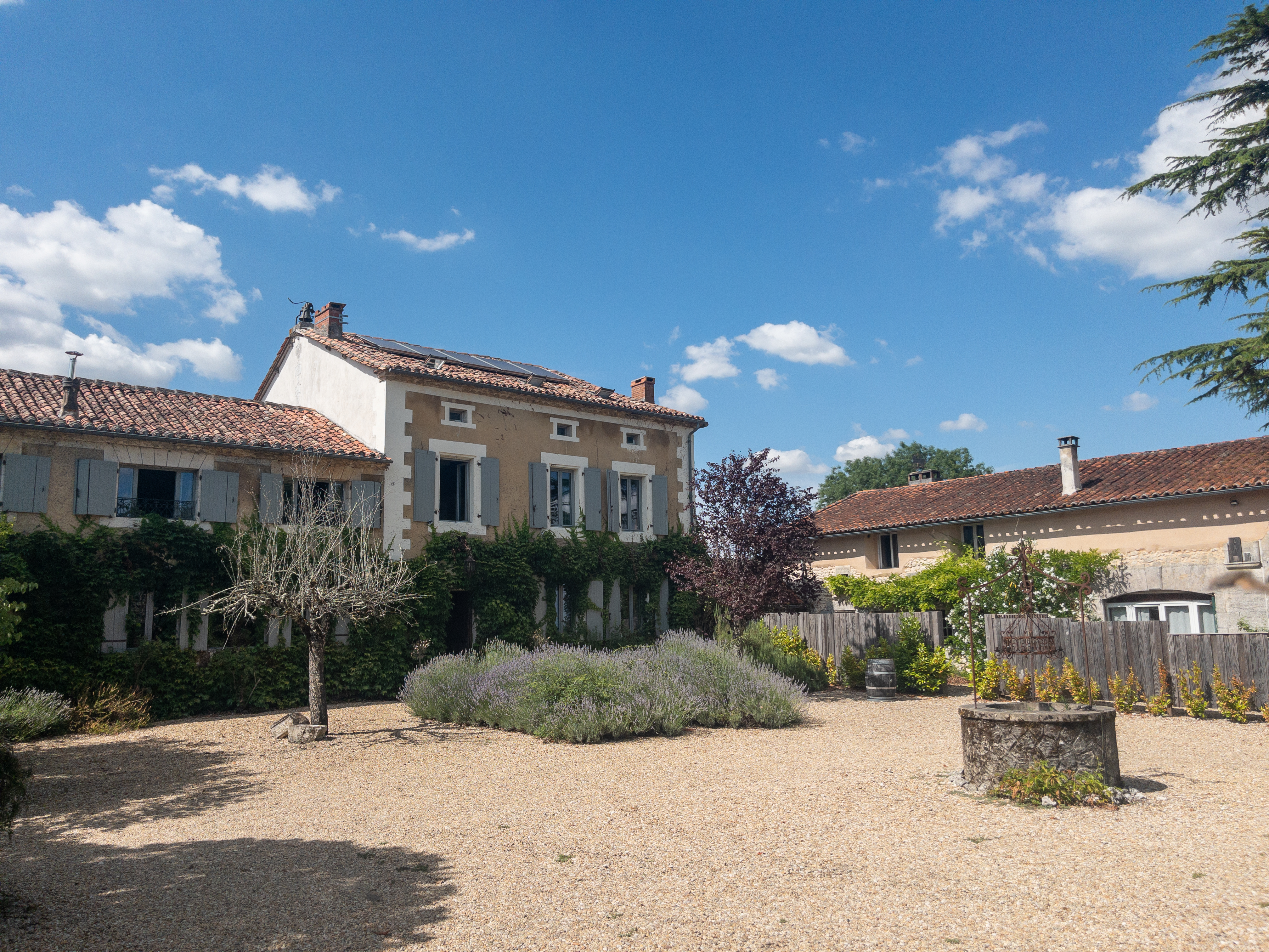 French property for sale in Nabinaud, Charente - €689,000 - photo 
