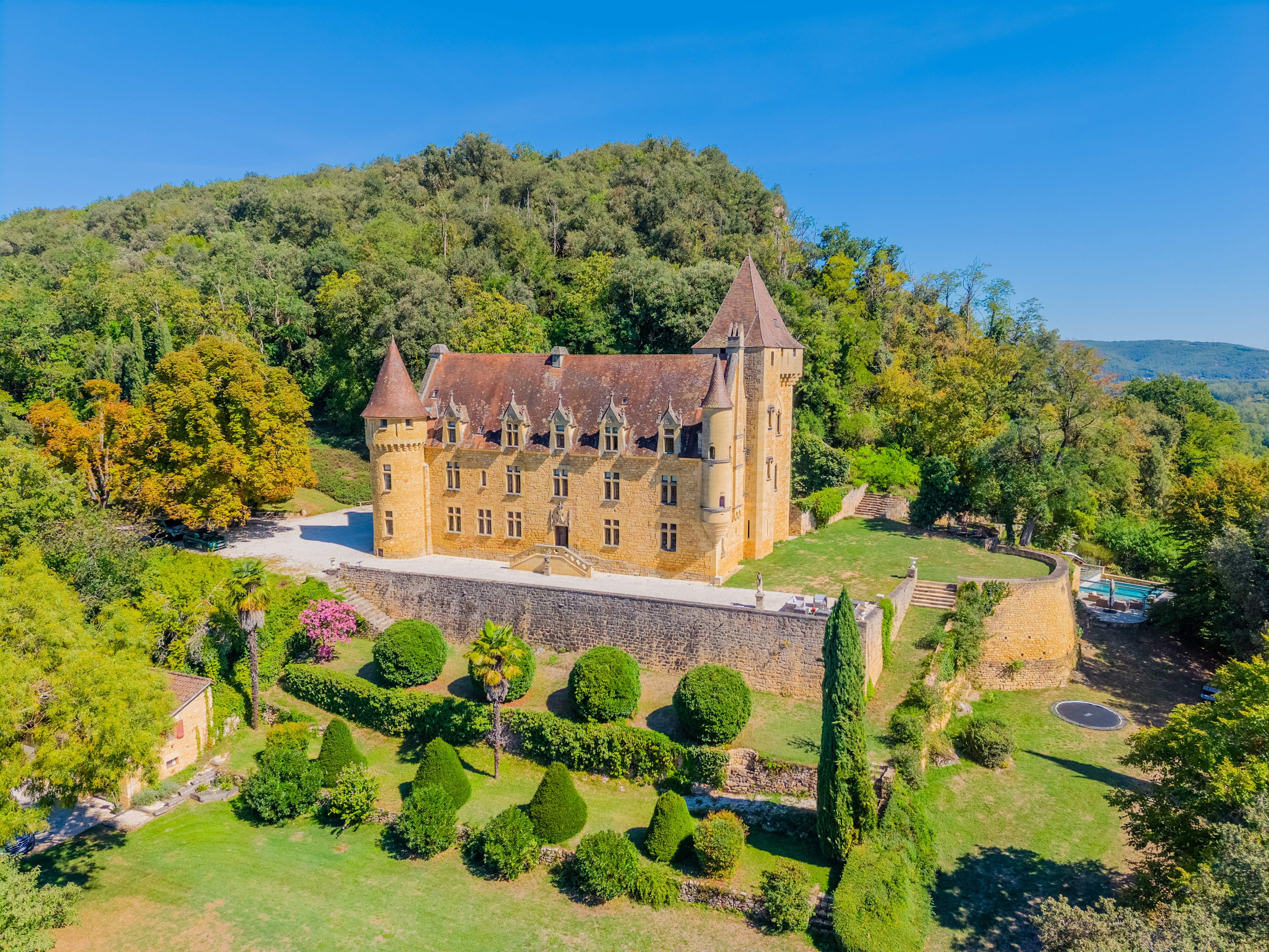 Propriété en France à vendre à Carlux, Dordogne - €4 500 000 - photo 