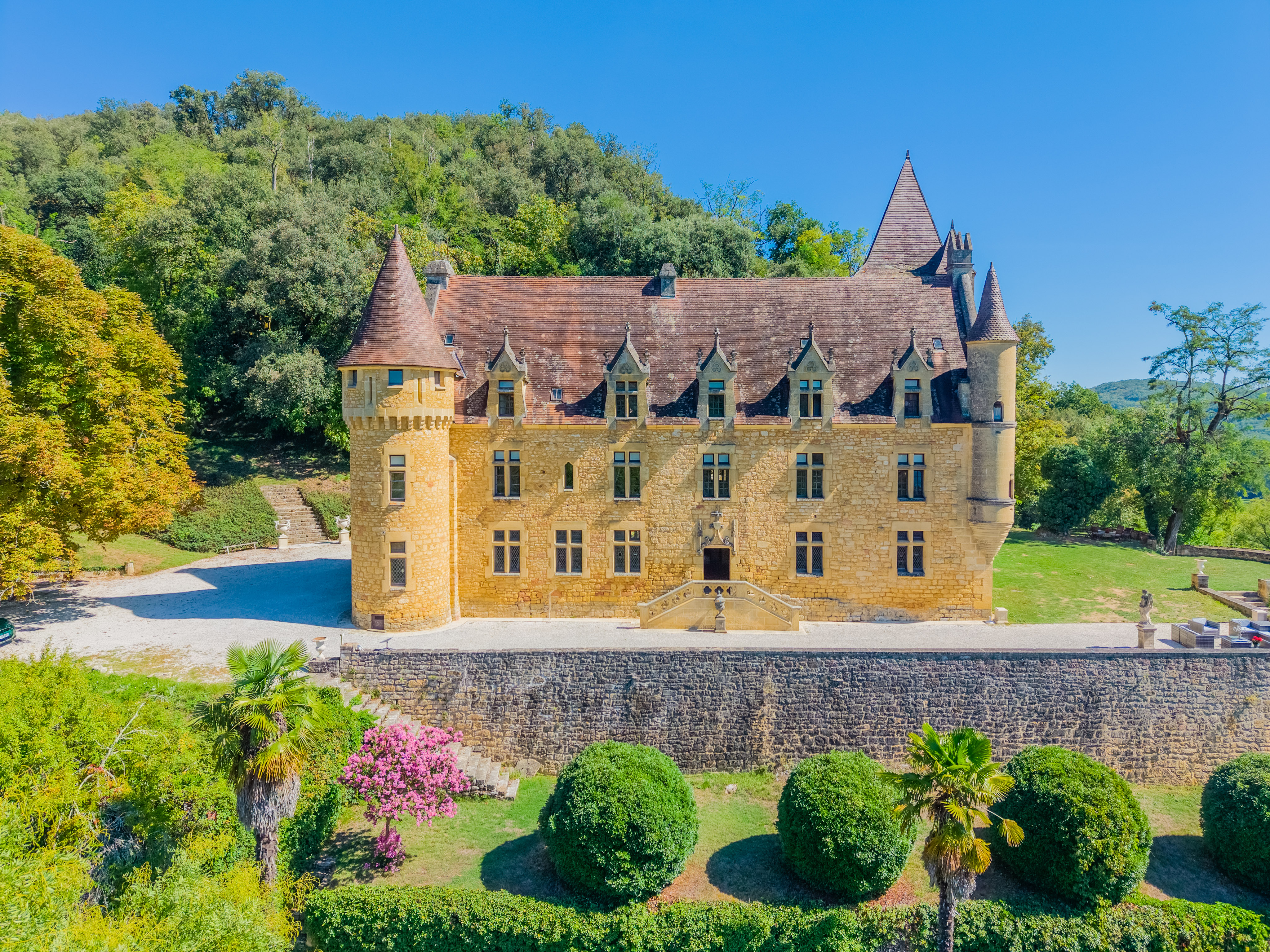 Propriété en France à vendre à Carlux, Dordogne - €4 500 000 - photo 