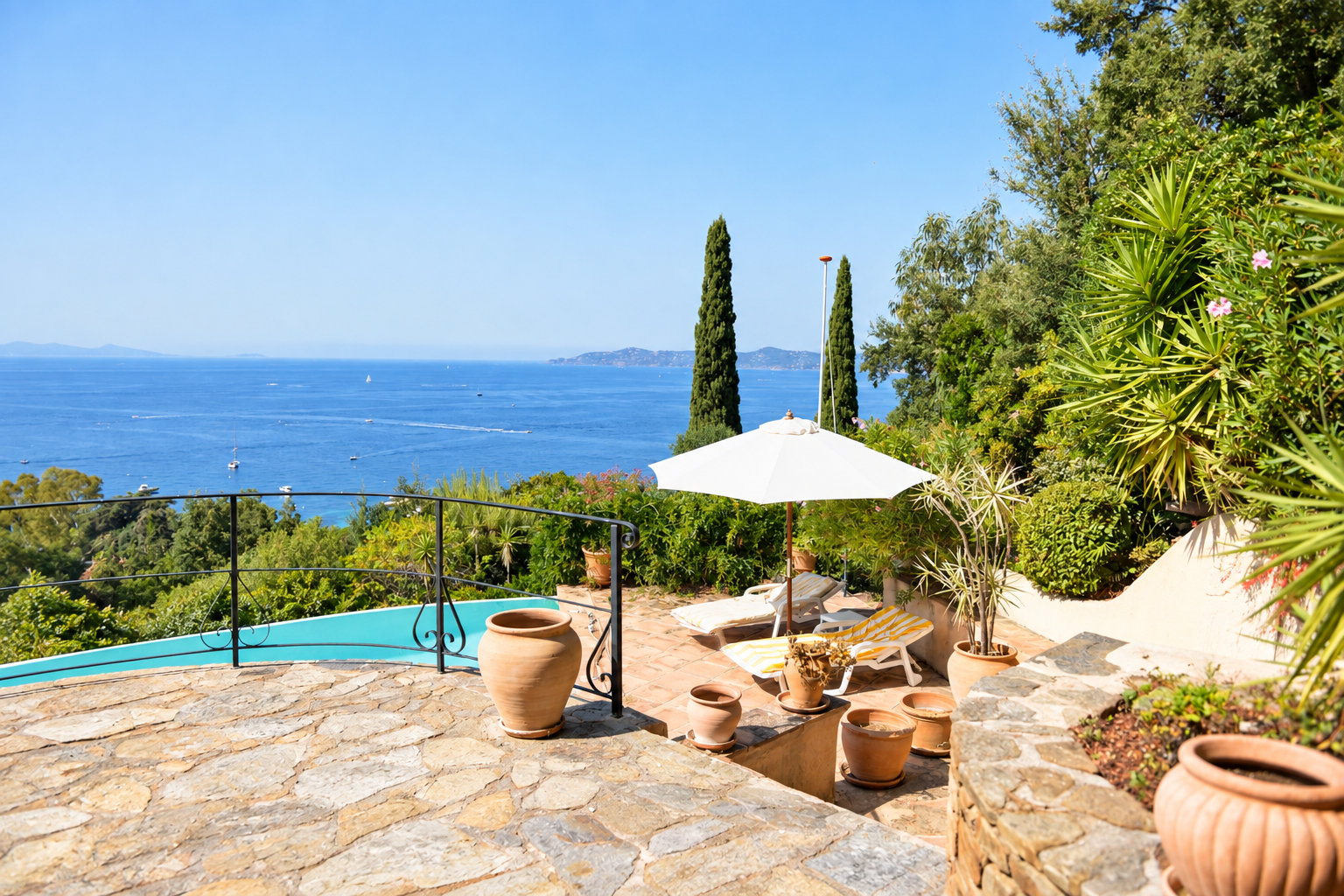 Propriété en France à vendre à Le Lavandou, Var - €3 000 000 - photo 