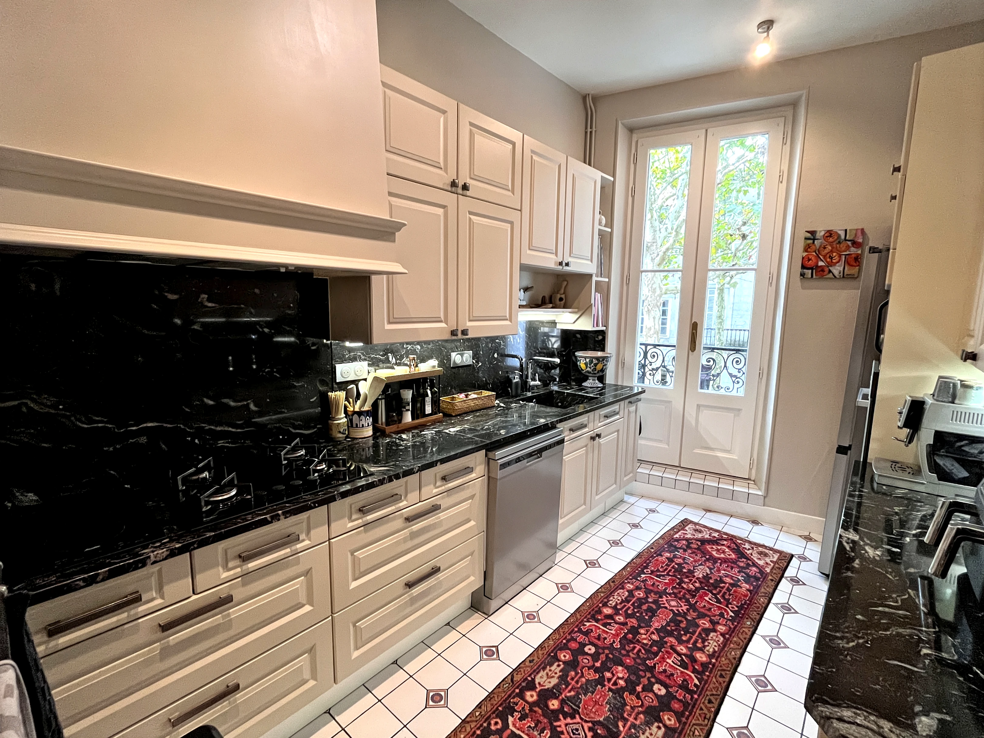 Propriété en France à vendre à Saintes, Charente-Maritime - €795 000 - photo 
