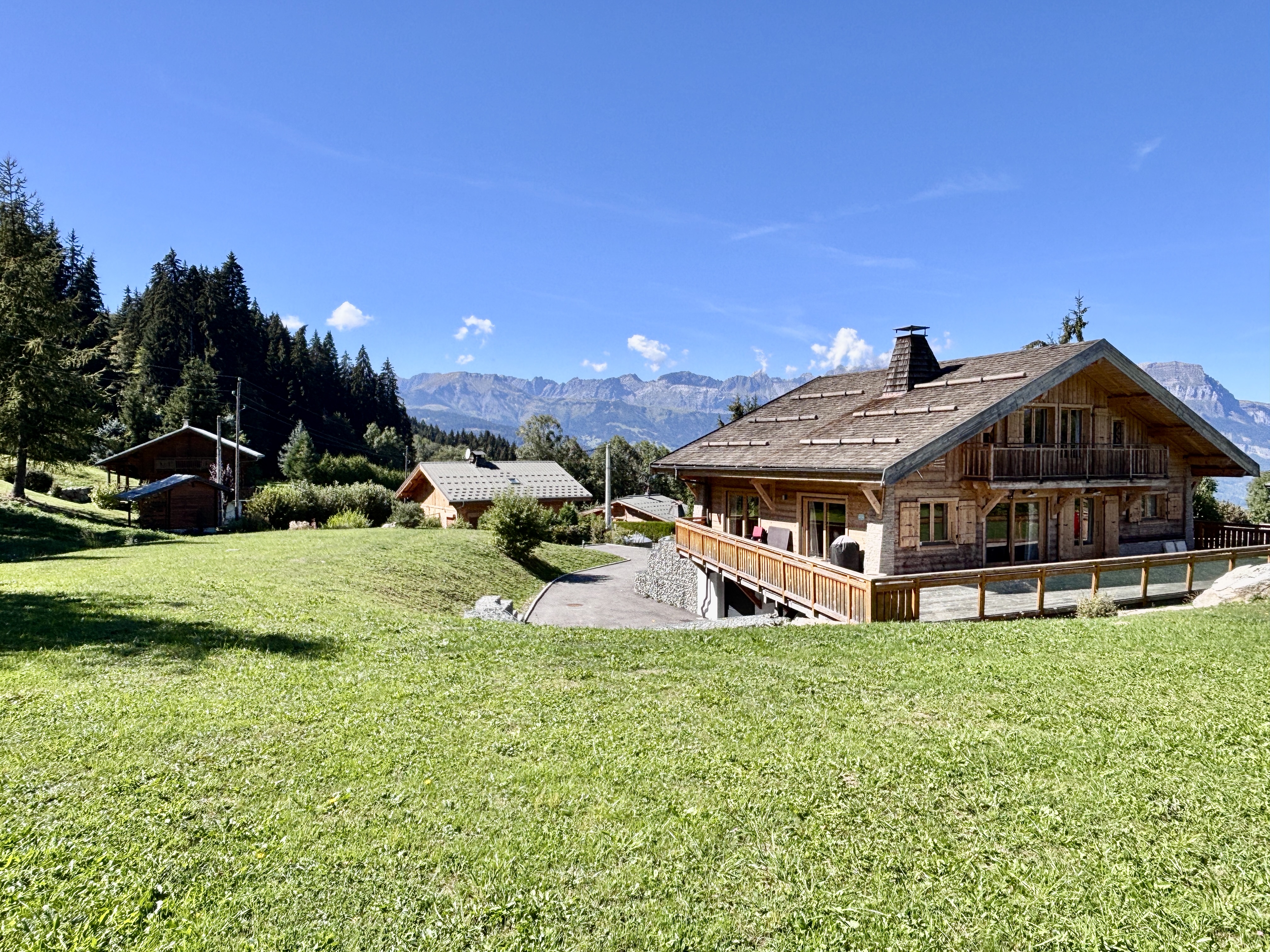 French property for sale in Saint-Gervais-les-Bains, Haute-Savoie - €1,895,000 - photo 