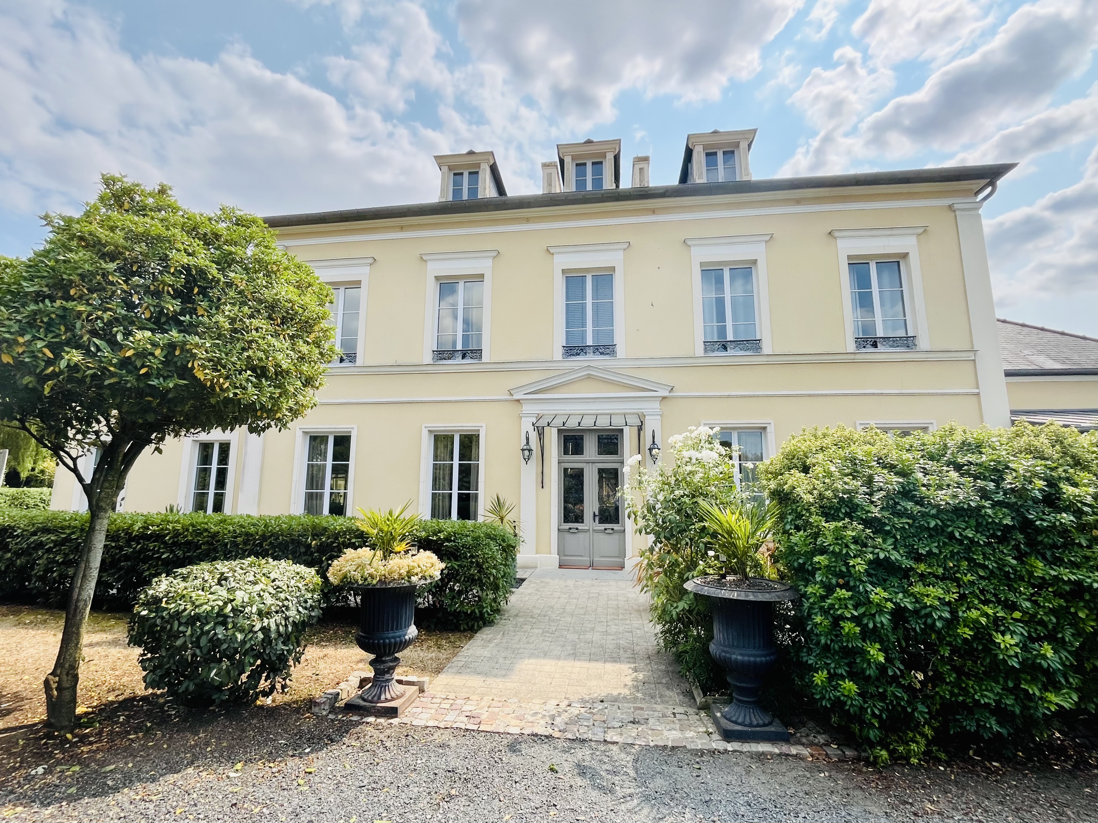 Propriété en France à vendre à Falaise, Calvados - €2 450 000 - photo 