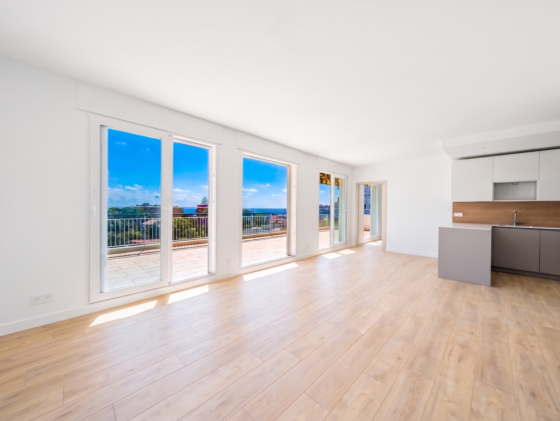 French property for sale in Nice, Alpes-Maritimes - €790,000 - photo 