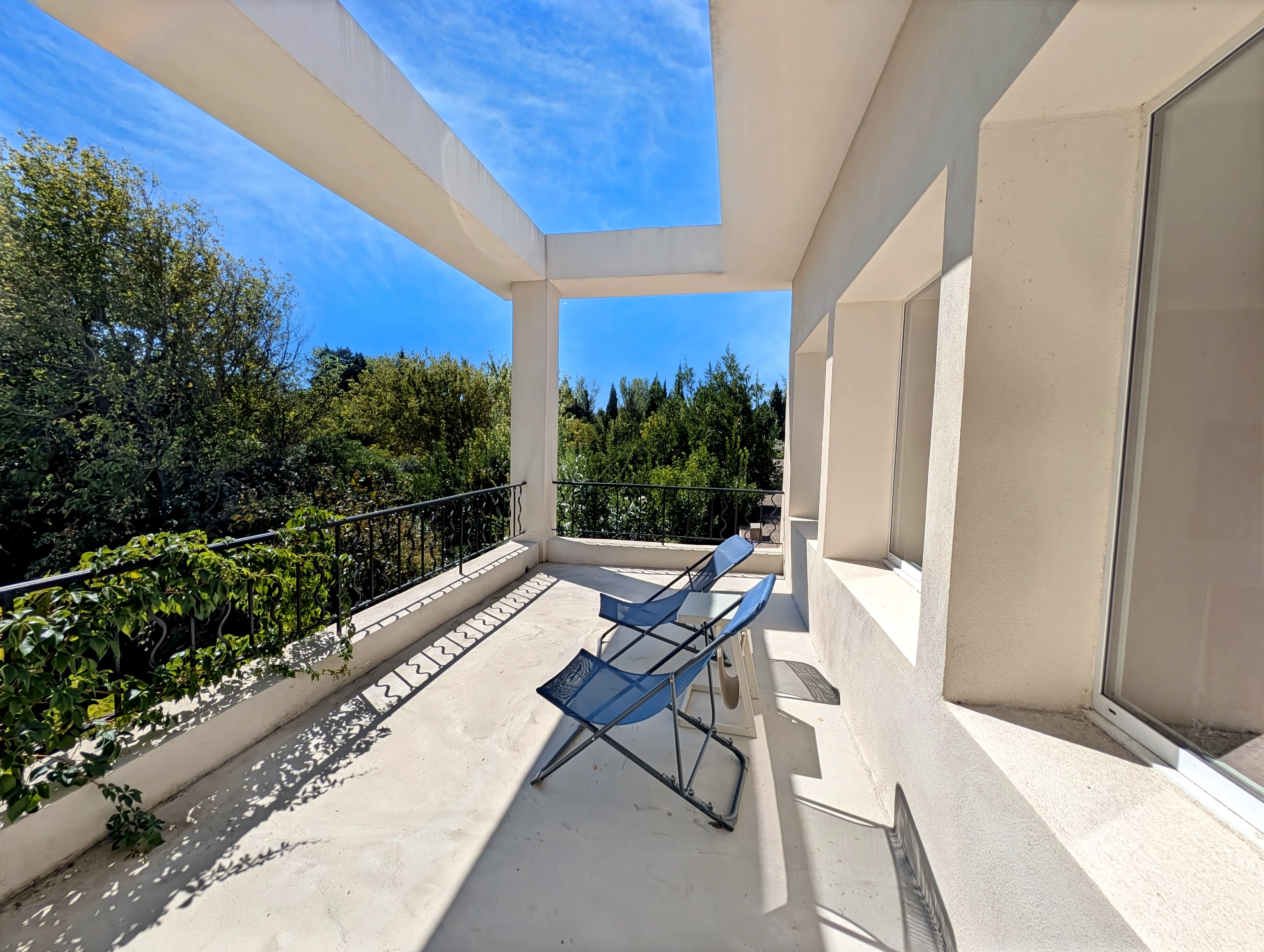French property for sale in Avignon, Vaucluse - €549,000 - photo 