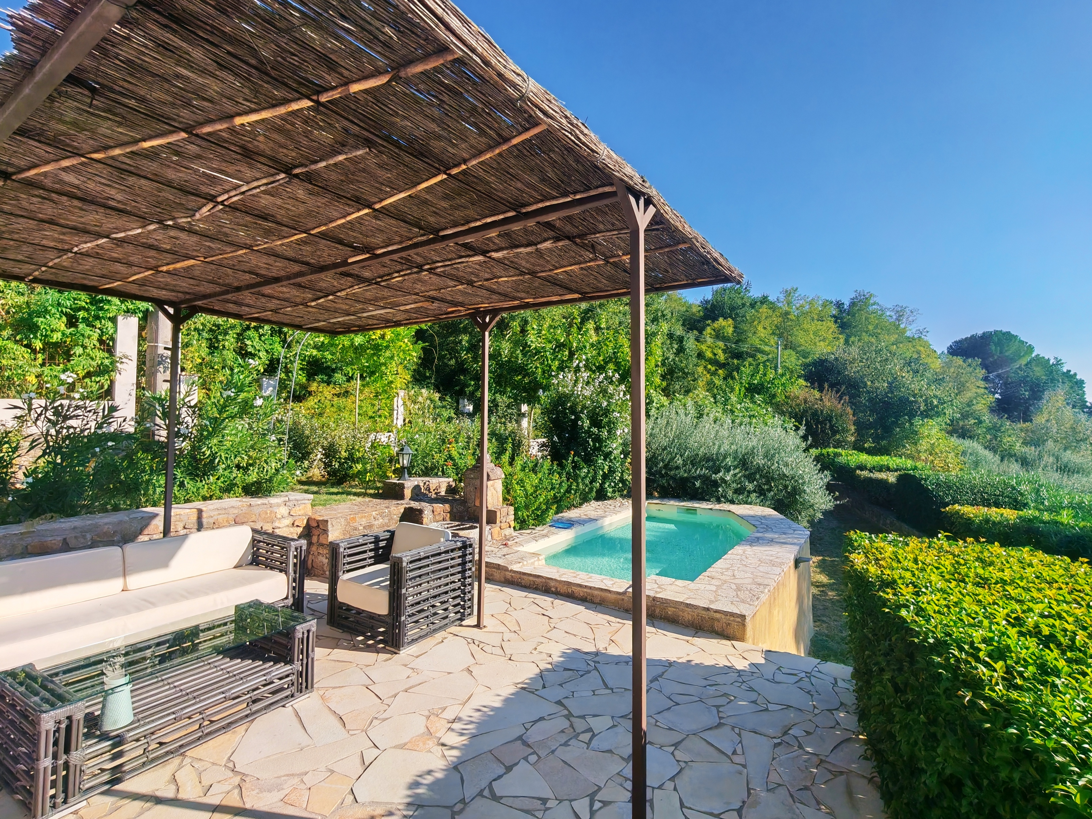 French property for sale in Uzès, Gard - €1,350,000 - photo 