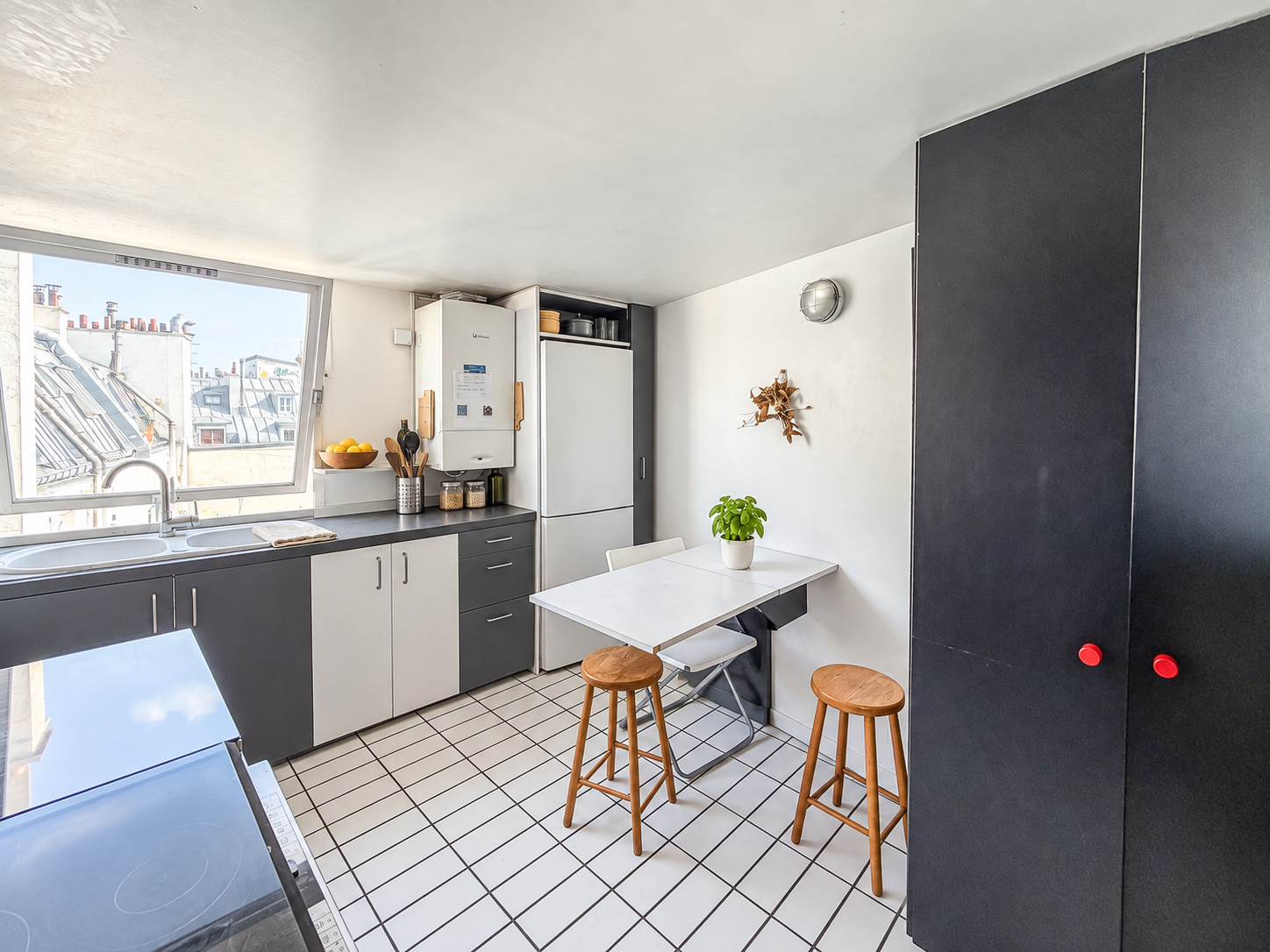 French property for sale in Paris, Paris - €1,160,000 - photo 