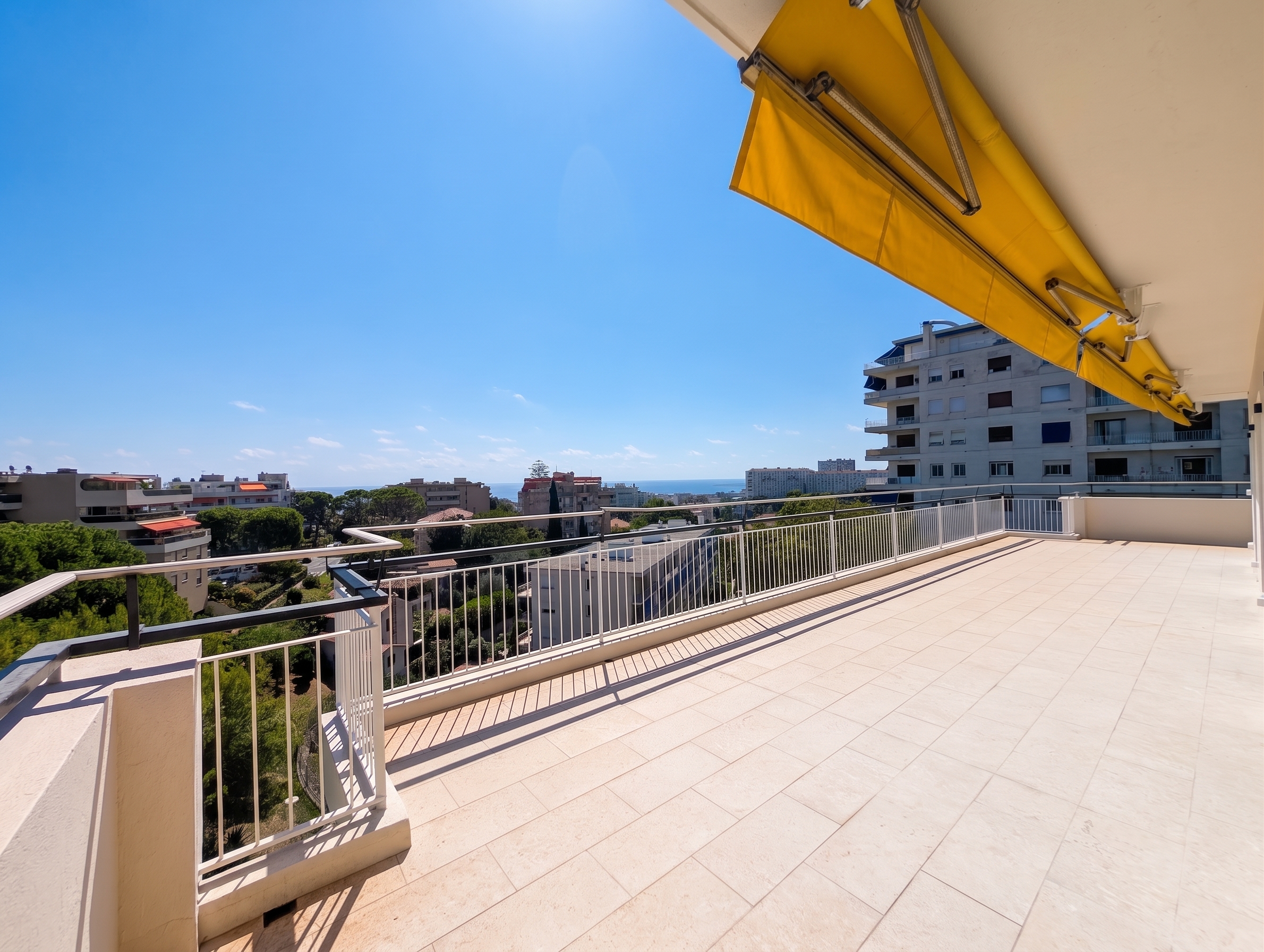 French property for sale in Nice, Alpes-Maritimes - €790,000 - photo 