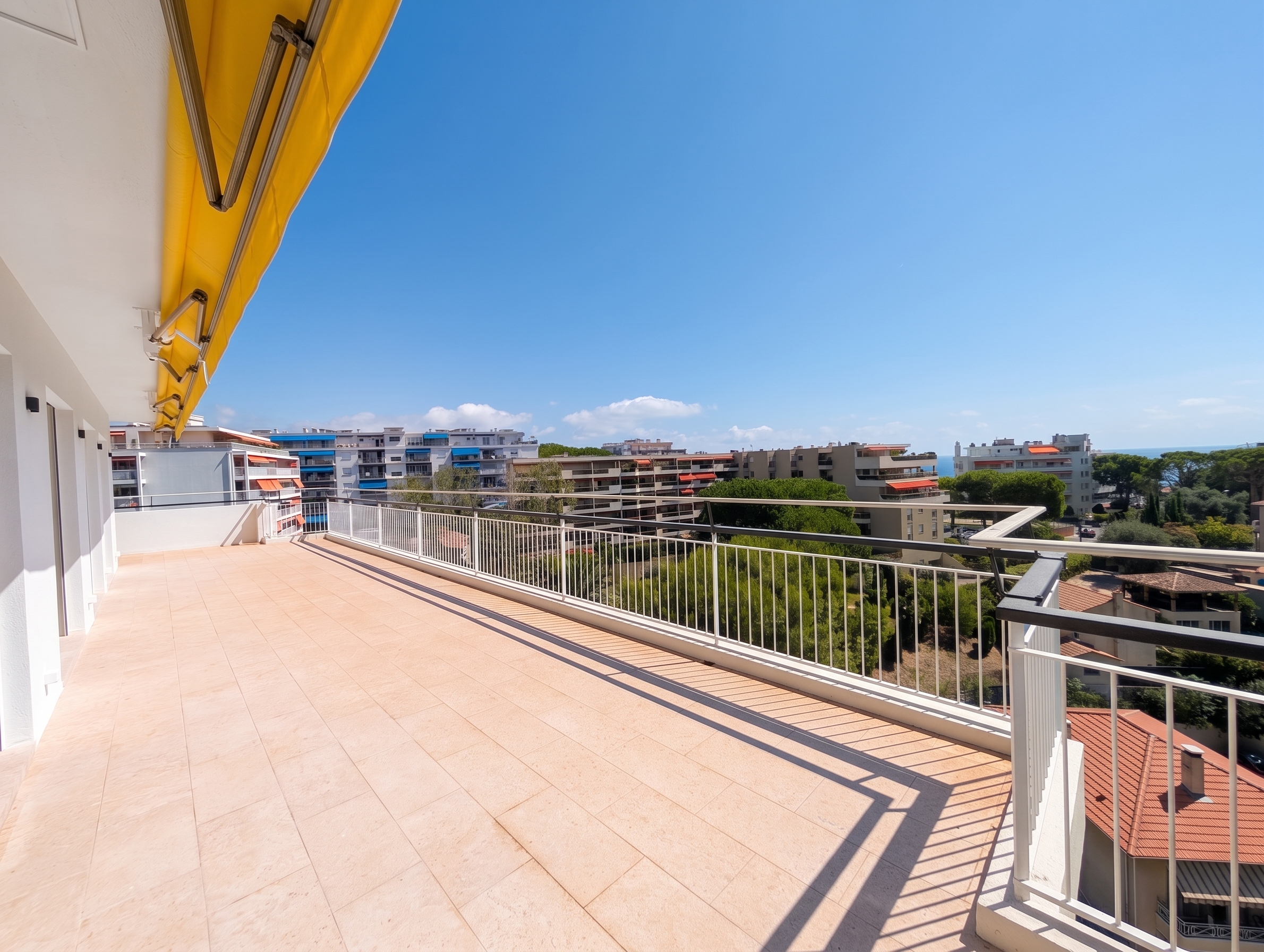 French property for sale in Nice, Alpes-Maritimes - €790,000 - photo 