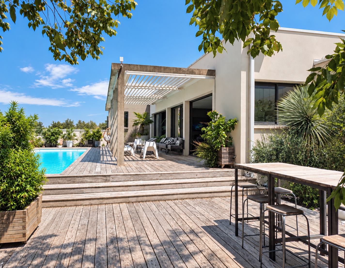 French property for sale in Angoulême, Charente - €624,000 - photo 